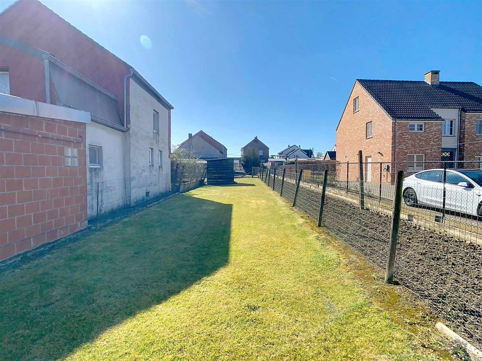 Te renoveren woning, 4 slpks, bijgebouwen, tuin, 9a 71ca  foto 7