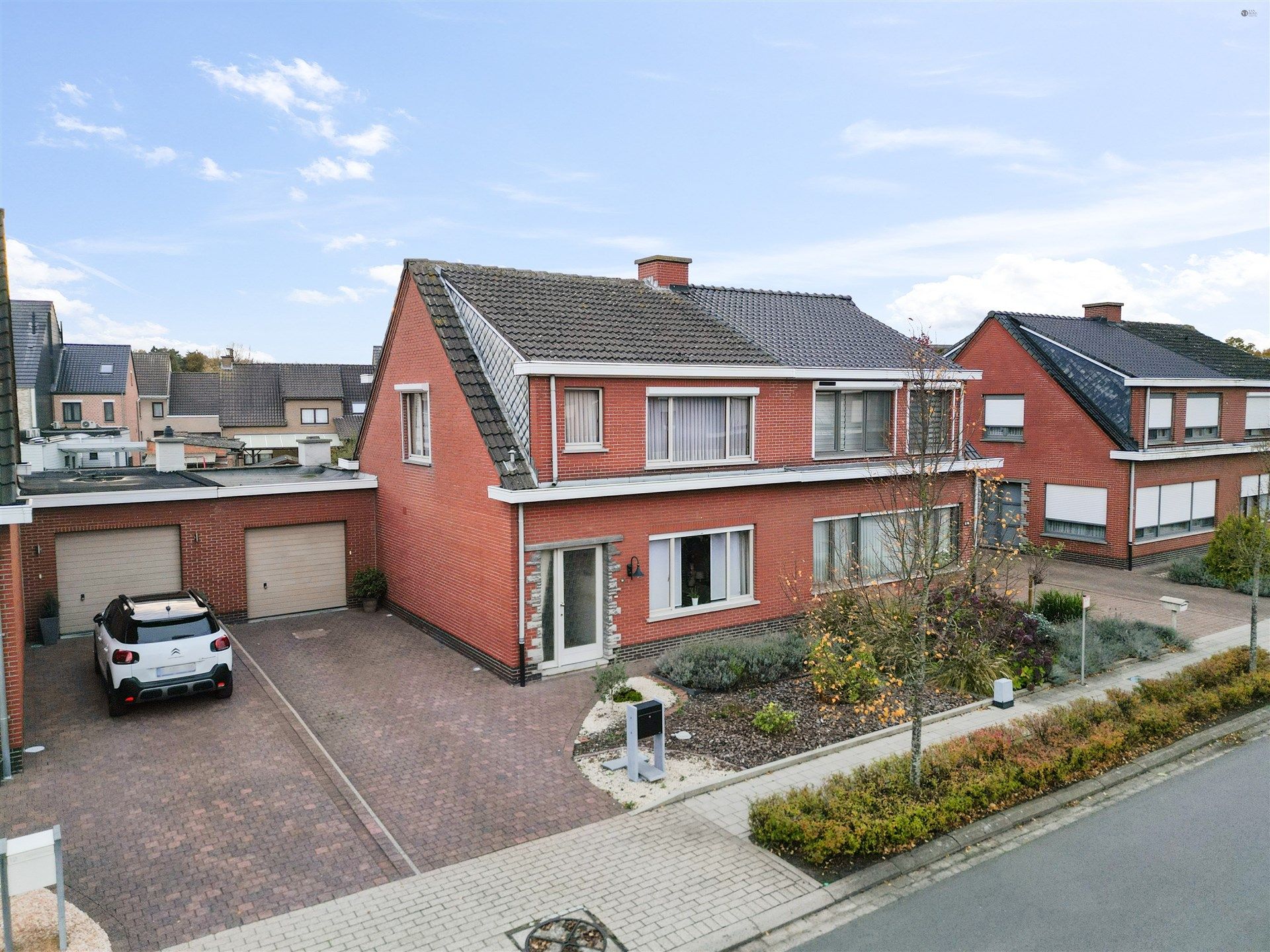 Hoofdfoto van de publicatie: Half open bebouwing