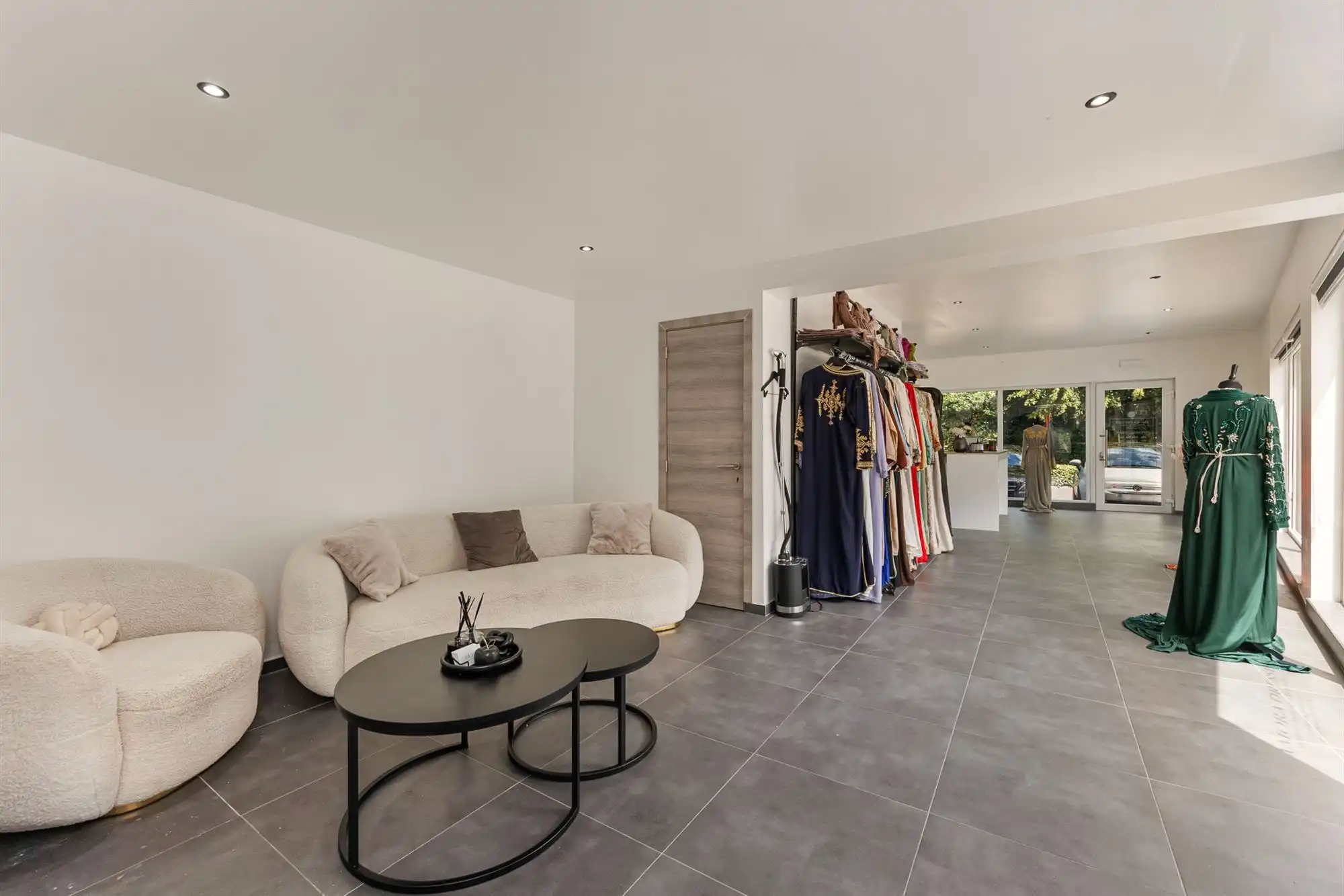 Triplex appartement met handelspand op gunstige locatie foto 16