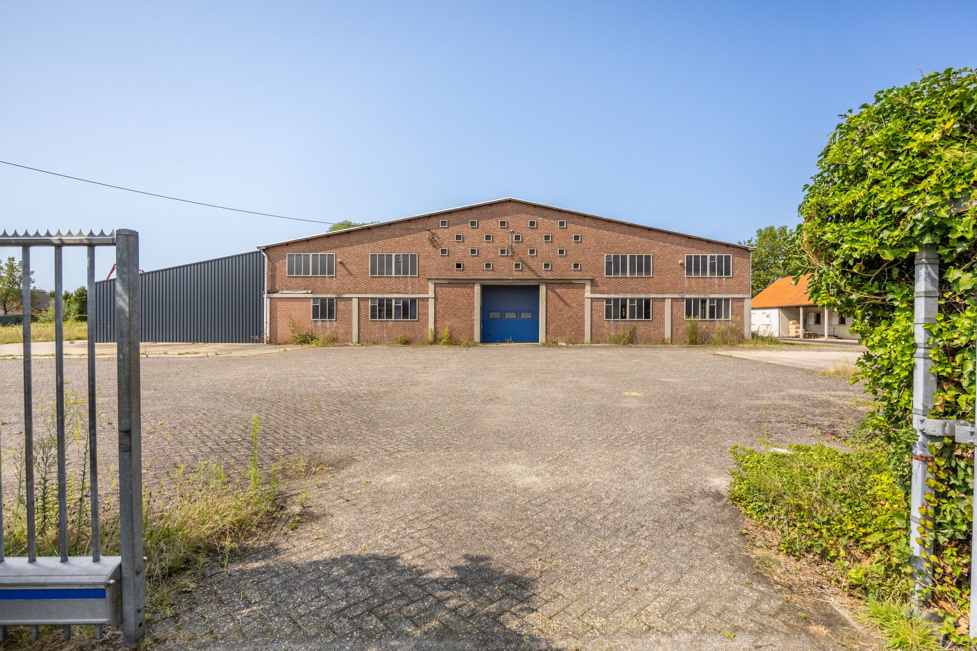 IDEALIS VASTGOED – Uiterst ruim perceel van maar liefst 89a 25ca met loods (+-700m²) met eindeloos veel mogelijkheden.  foto 18