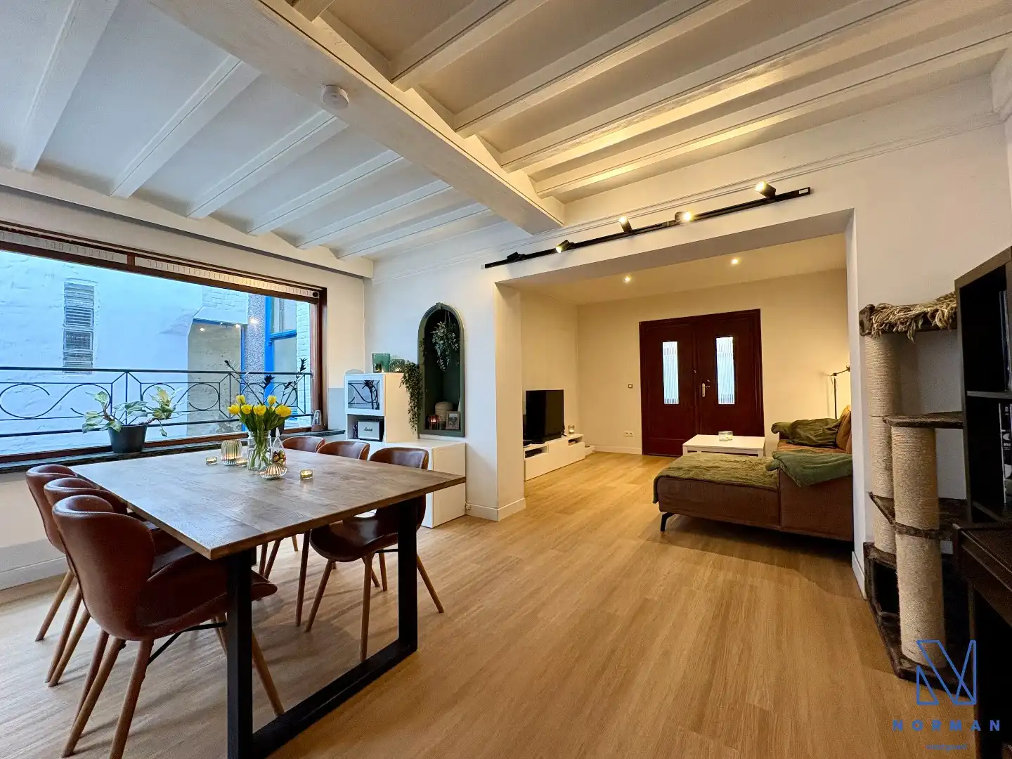 Statige woning te koop in het centrum van Kuurne met 4 slaapkamers en 200m² bewoonbare oppervlakte en volledig vernieuwde elektriciteit!  foto 5