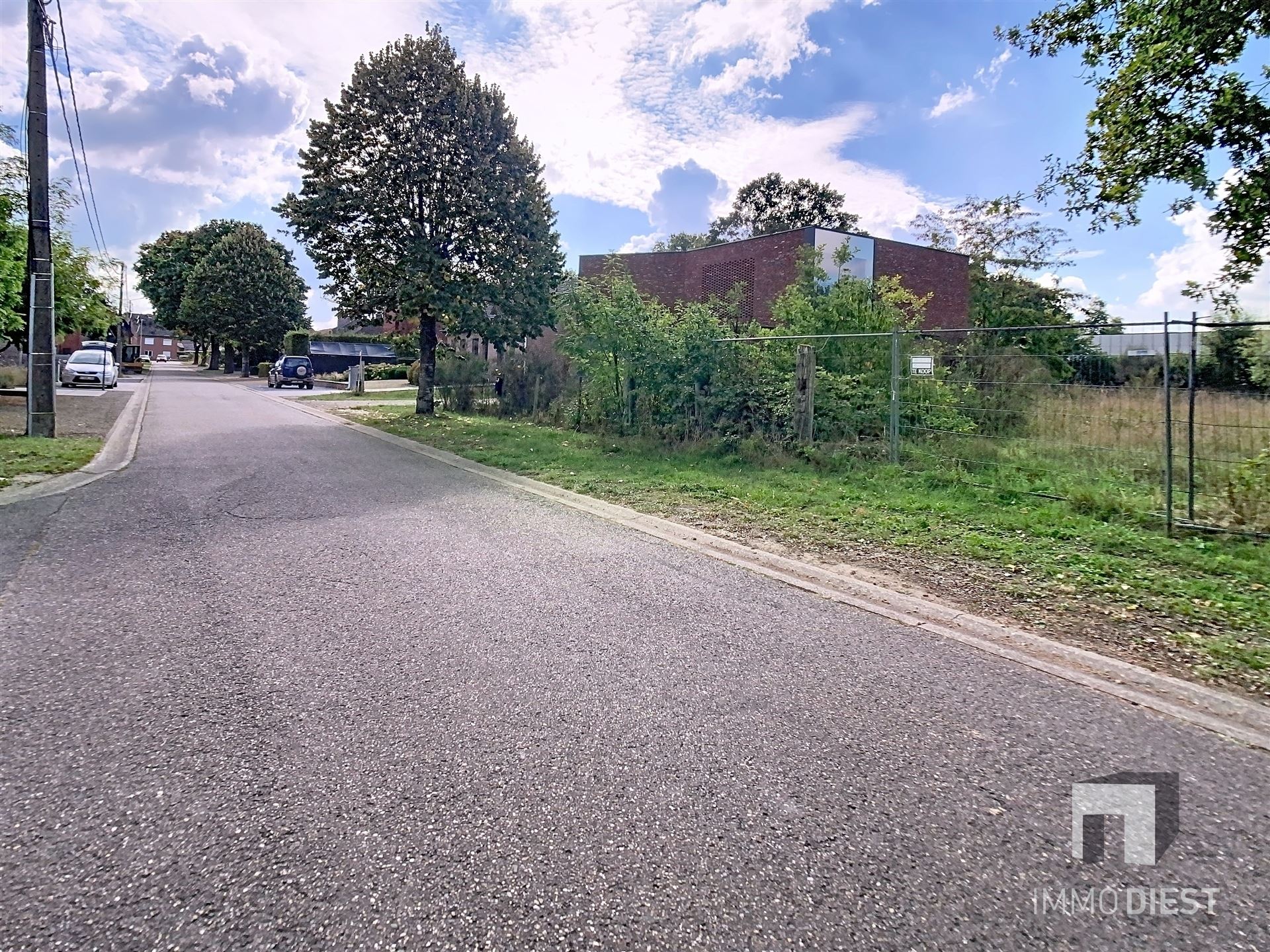 Bouwgrond in het groen met perfecte oriëntatie foto 30