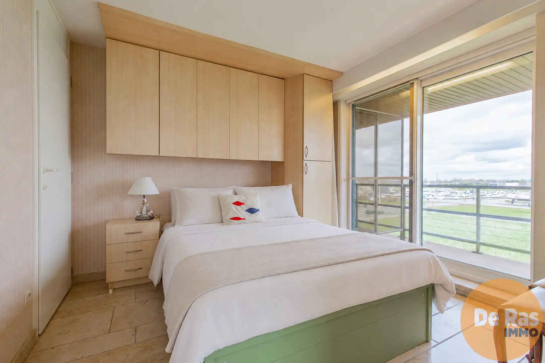 NIEUWPOORT – Ruim appartement op toplocatie aan de haven foto 7