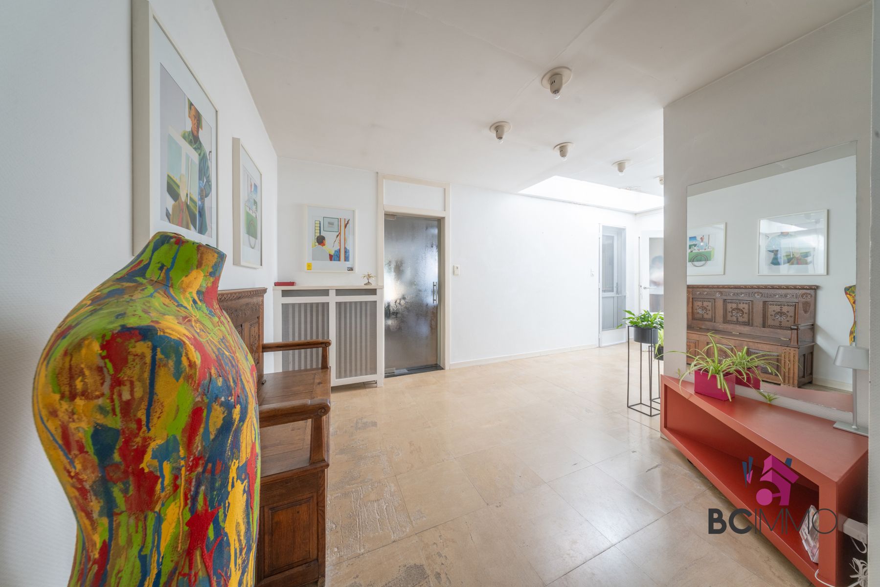 Ruime woning met praktijkruimte en 6 slaapkamers te Genk foto 2