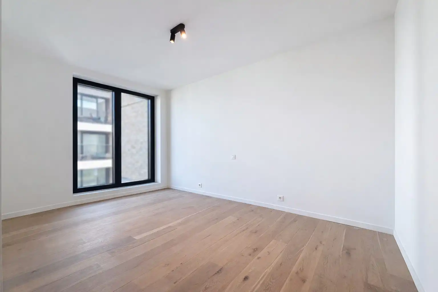 Nieuwbouwappartement met 2 slaapkamers en terras op topligging foto 4