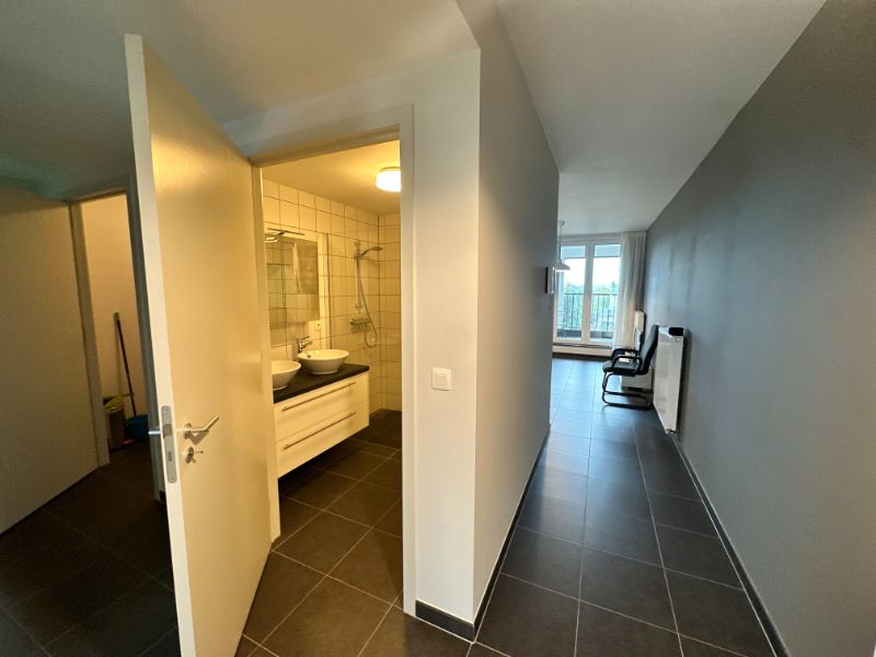 Instapklaar bemeubeld 2-slpk appartement met  terras, en kelder centrum Geel foto 3