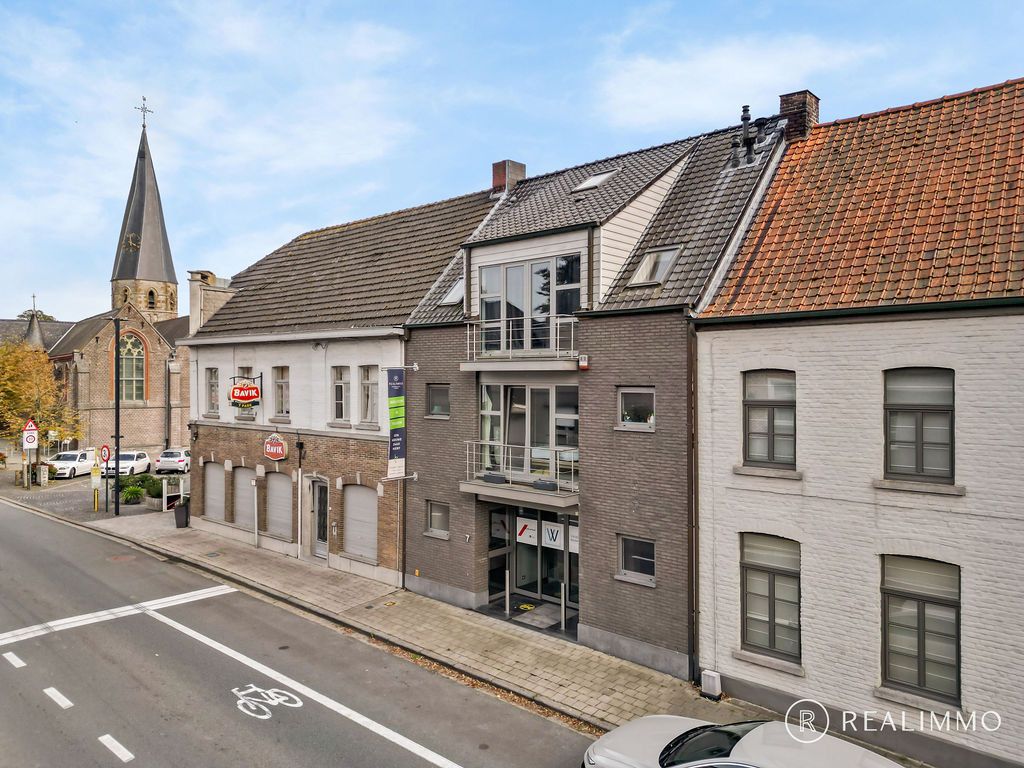Handelspand te koop in centrum Tiegem foto {{pictureIndex}}