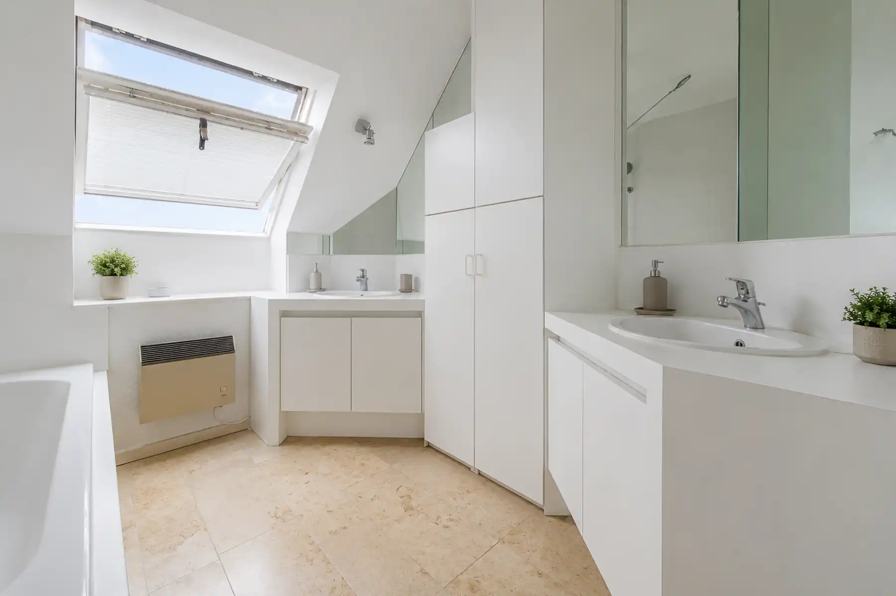 Instapklaar appartement aan de markt in Zele foto 13