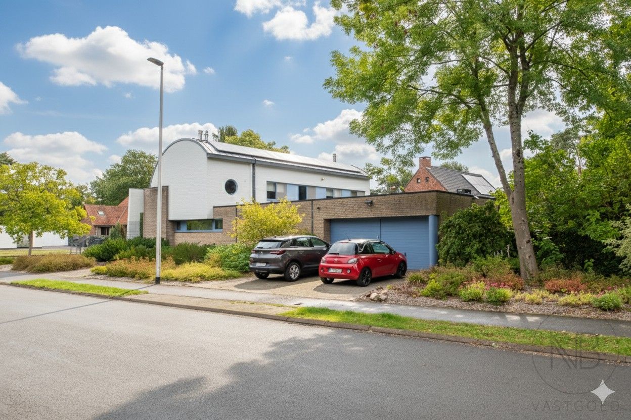 Moderne villa  met zwembad op toplocatie in Genk - instapklaar en future-proof foto 3