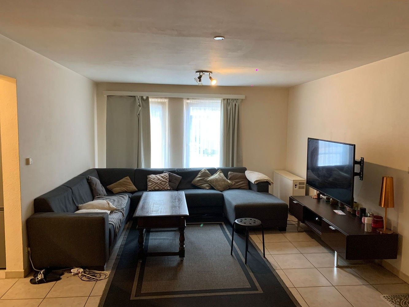 Gelijkvloers appartement met 1 slaapkamer, centraal gelegen nabij het centrum van Genk. foto 2