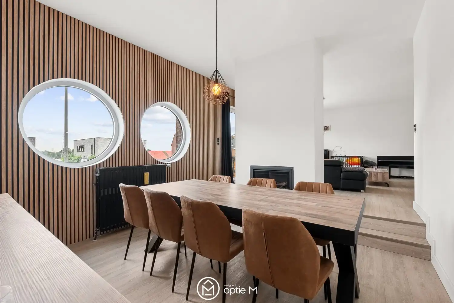 VERRASSEND RUIME HALFOPEN WONING MET 361 M², 5 SLAAPKAMERS EN TAL VAN MOGELIJKHEDEN foto 7