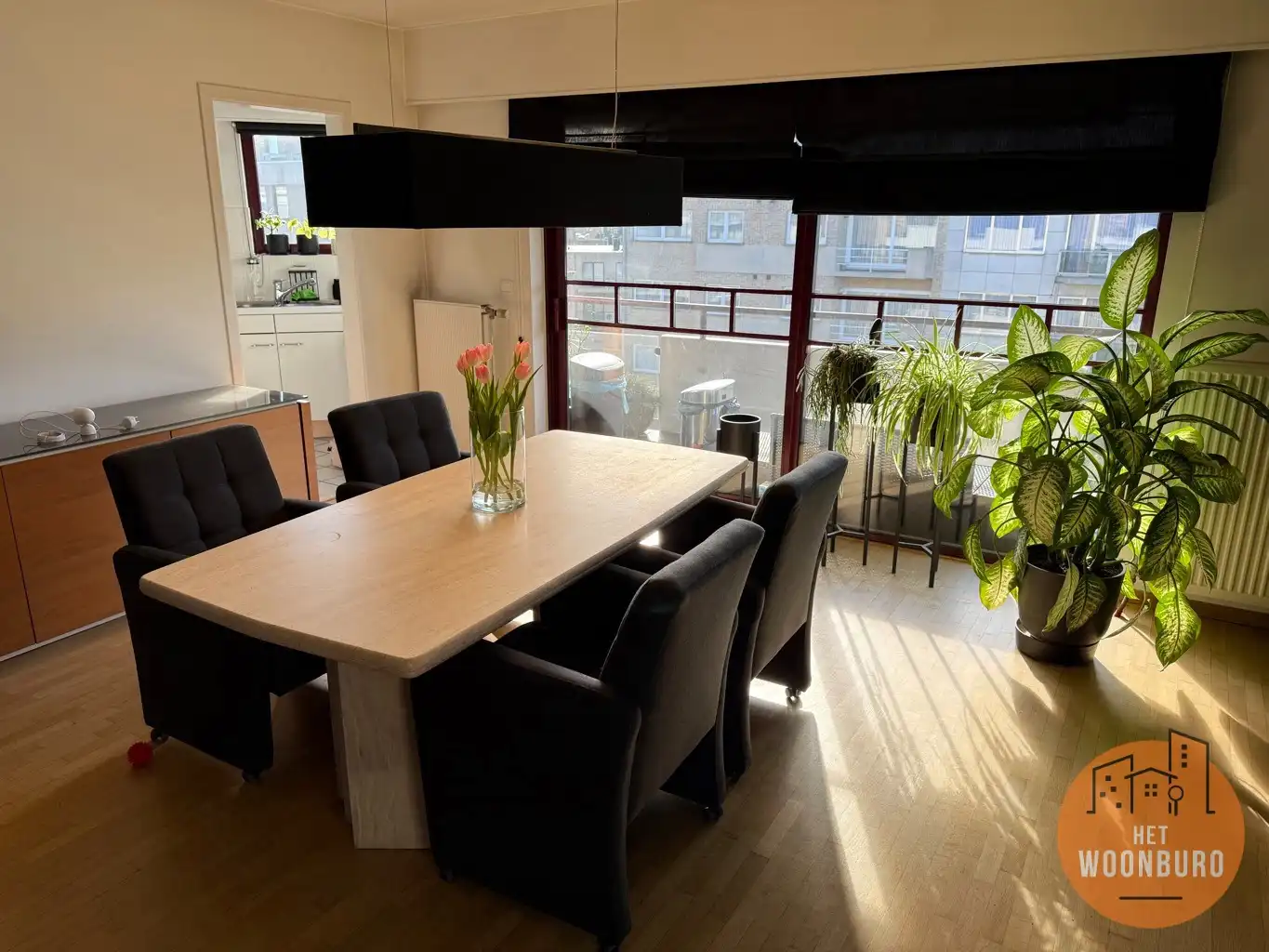 Ruim appartement met 2 slpks, bureau, kelder en staanplaats foto 4