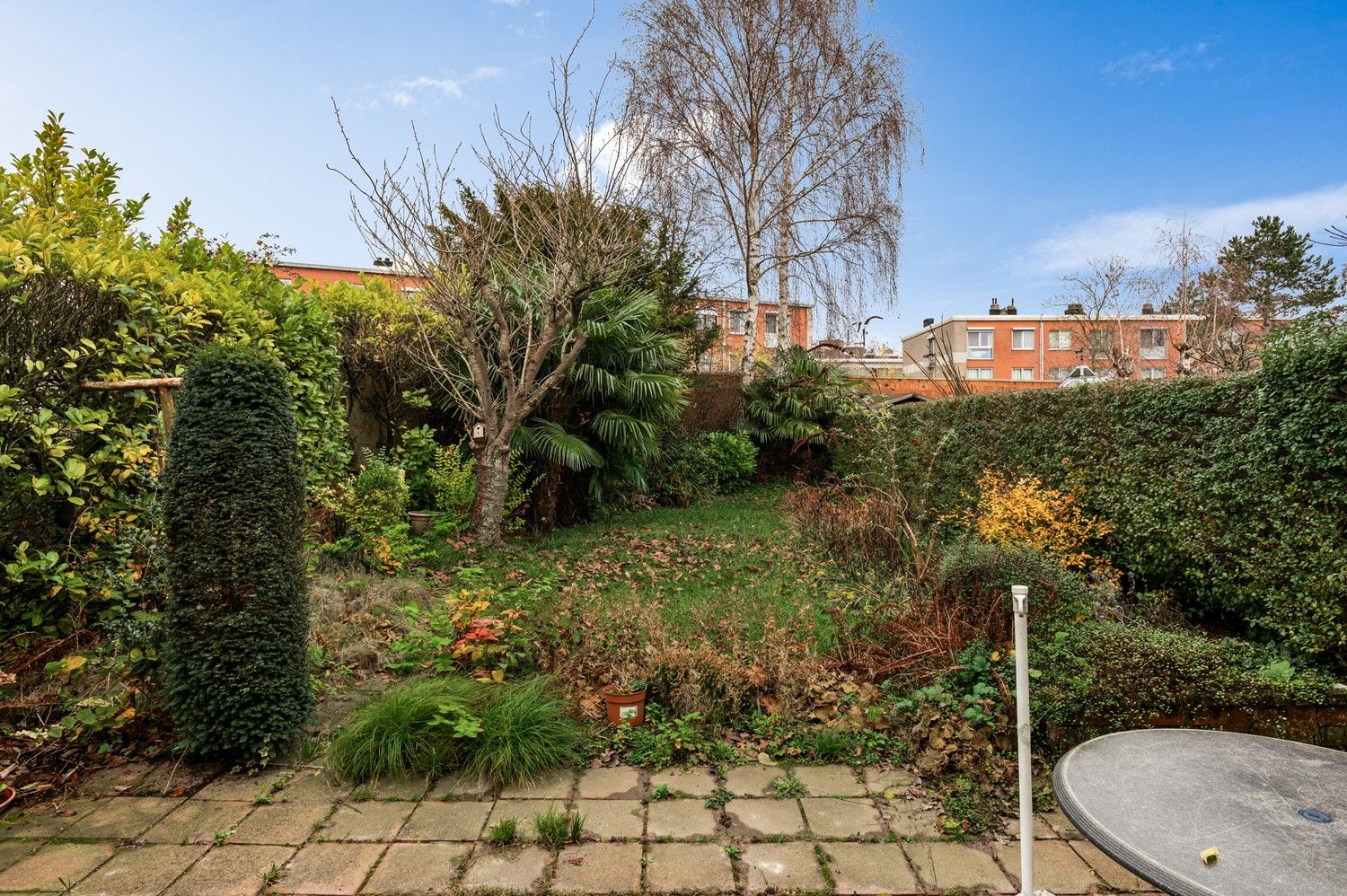 Ruime halfopen bebouwing met garages op uitstekende ligging foto 3