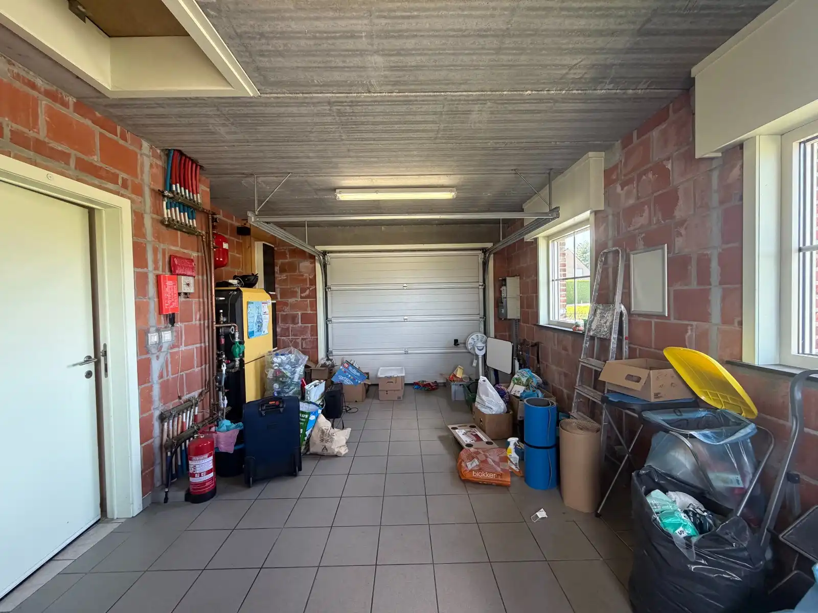 RUIME WONING MET 4 SLAAPKAMERS, 2 BADKAMERS, 2 GARAGES EN LANDELIJK UITZICHT foto 9