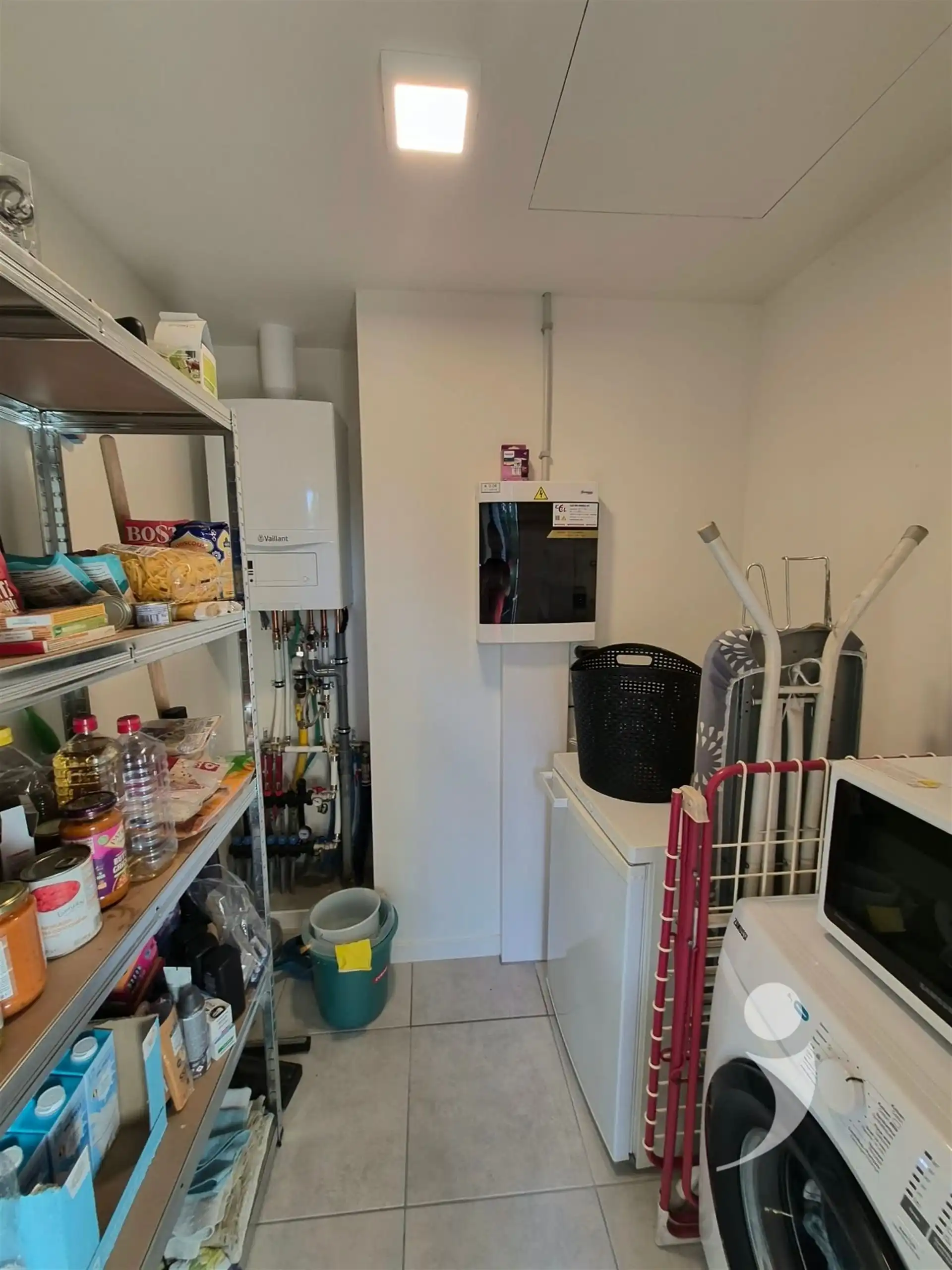 Recent gelijkvloers appartement met staanplaats voor de wagen foto 15