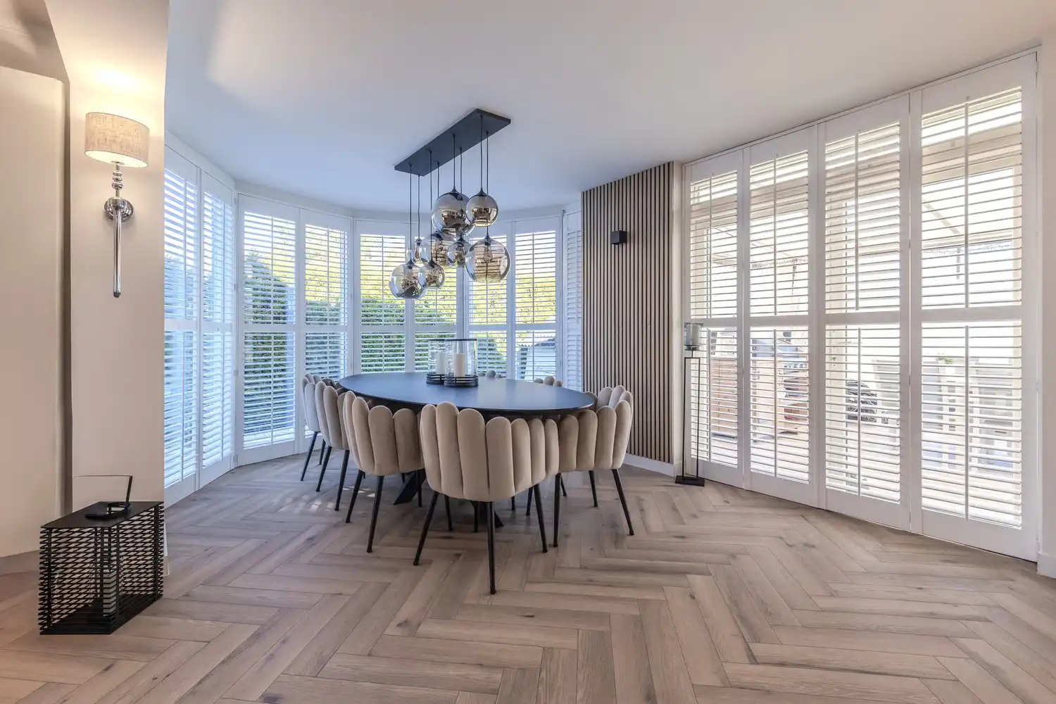 Stijlvolle, instapklare woning met vier slaapkamers, twee badkamers en verwarmd zwembad te koop in Lanaken foto 58