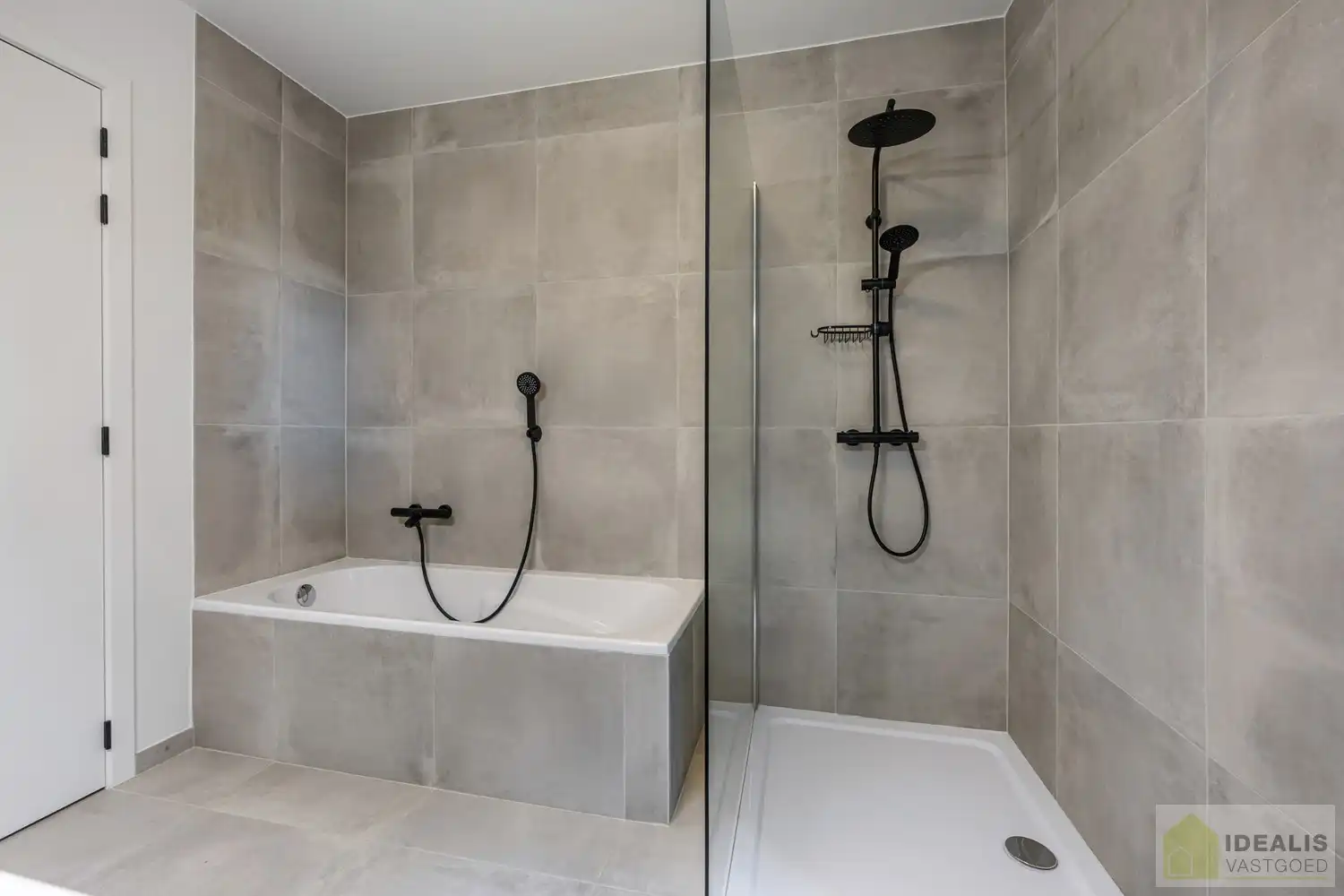 PRACHTIGE NIEUWBOUWWONING (2% REGISTRATIERECHTEN MOGELIJK!) MET EEN HEERLIJK LICHTRIJKE WOONKAMER MET OPEN KEUKEN, RUIME BERGING, BUREEL, 3 SLAAPKAMERS, RUIME DRESSING EN RUIME BADKAMER VOORZIEN VAN ALLE COMFORT! EEN HEERLIJK RUIM HUIS MET EEN NAAR WENS AAN TE LEGGEN TUIN, OP EEN GEGEERDE LOCATIE NABIJ HET CENTRUM VAN PEER! foto 39