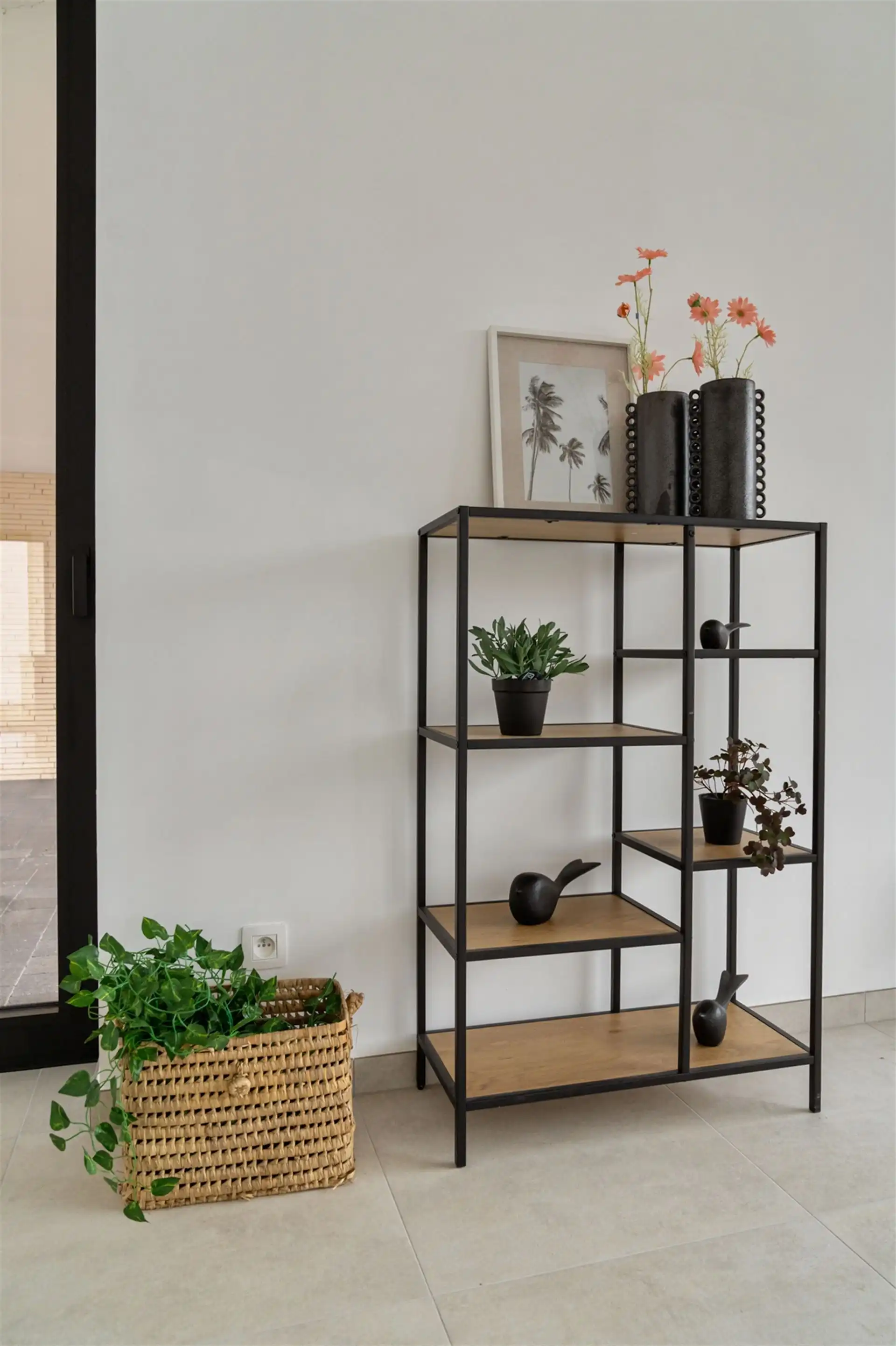 Gelijkvloerse woning met carport en tuin. foto 8