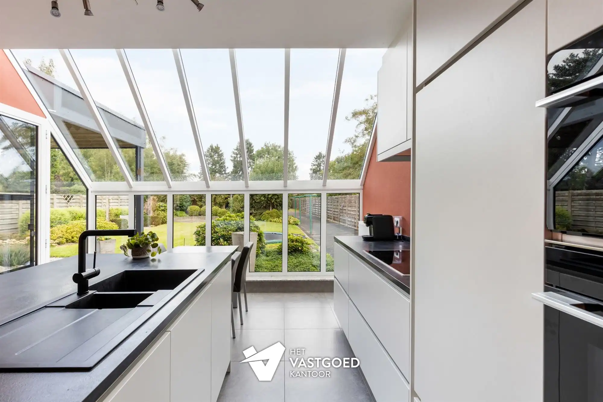 PERFECT ONDERHOUDEN, INSTAPKLARE WONING OP IDEALE LIGGING foto 10