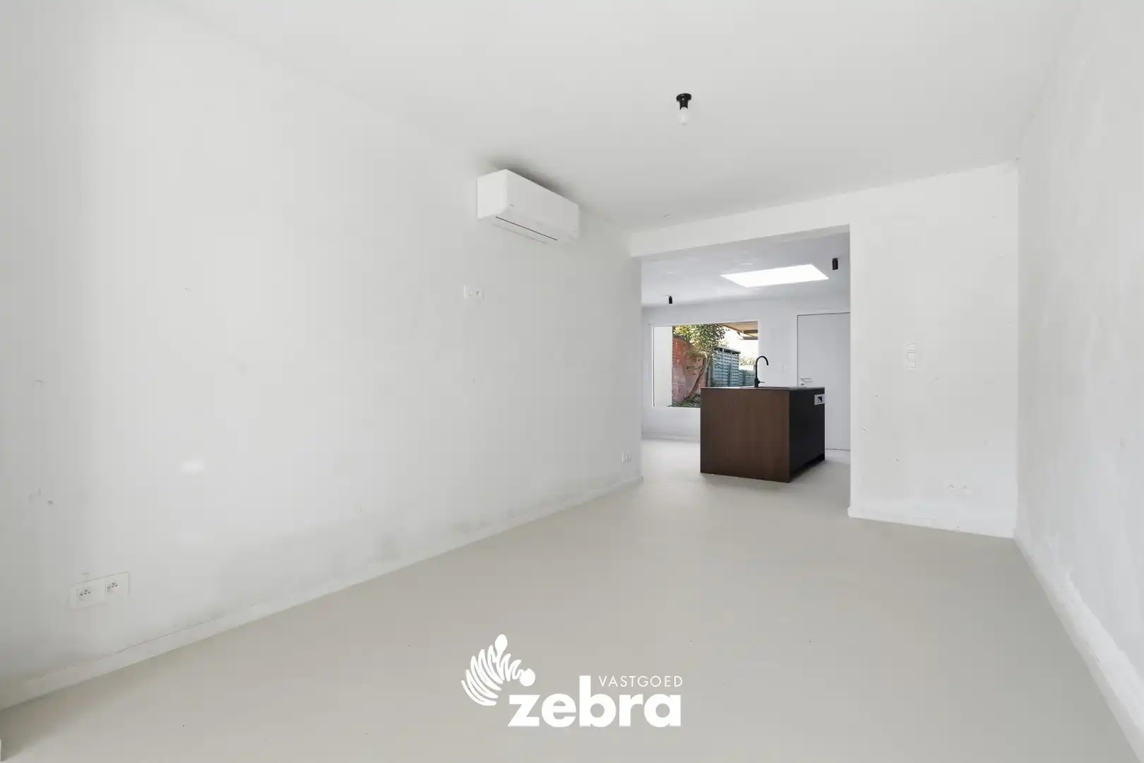 Gerenoveerde woning met 3 slaapkamers en tuin te Oostrozebeke! foto 6