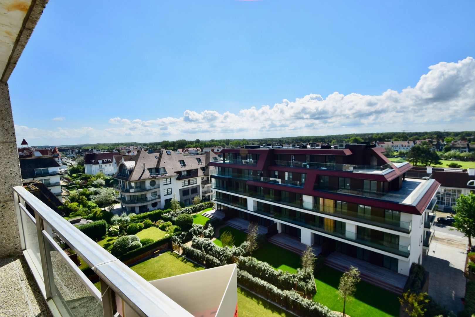 Prachtig gerenoveerd appartement in hartje Zoute, nabij de winkels en de zeedijk. foto 21