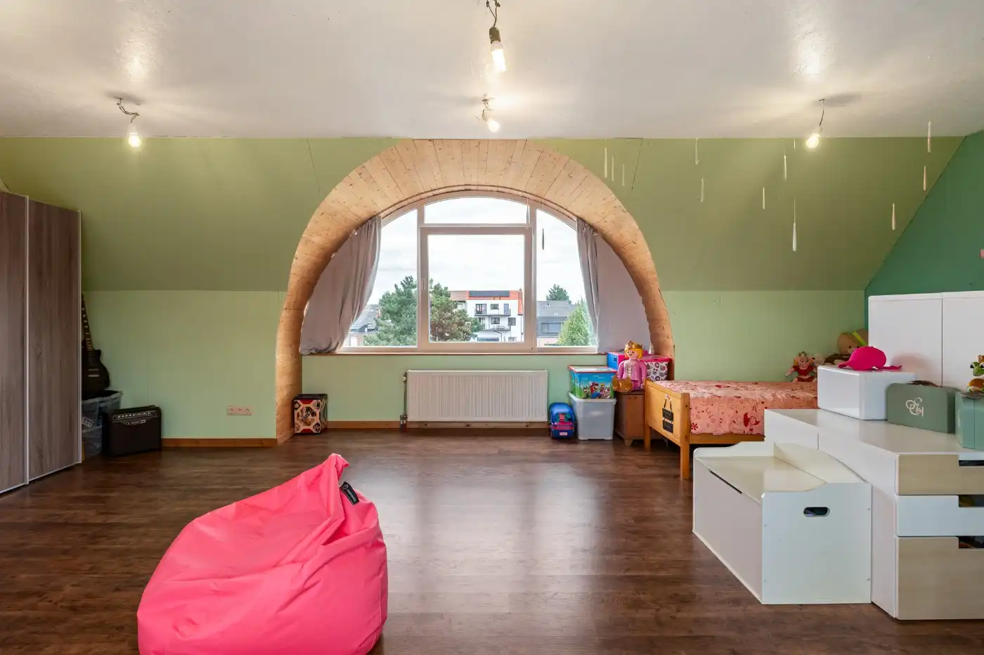 Centraal gelegen, ruime woning met 3 slpk. en tuin foto 21