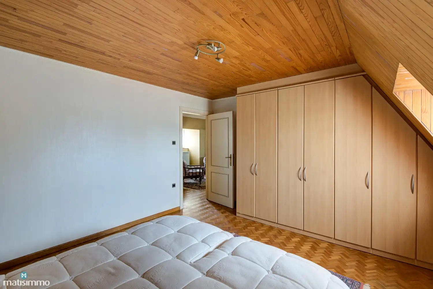 RIANTE VILLA MET CHARMANTE UITSTRALING ALS LANDHUIS OP ZEER RUIM PERCEEL IN WELLEN foto 31