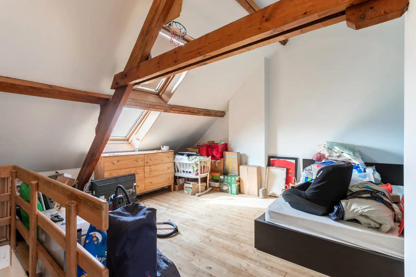 Instapklare woning met 4 slaapkamers en tuin te Huizingen foto 23
