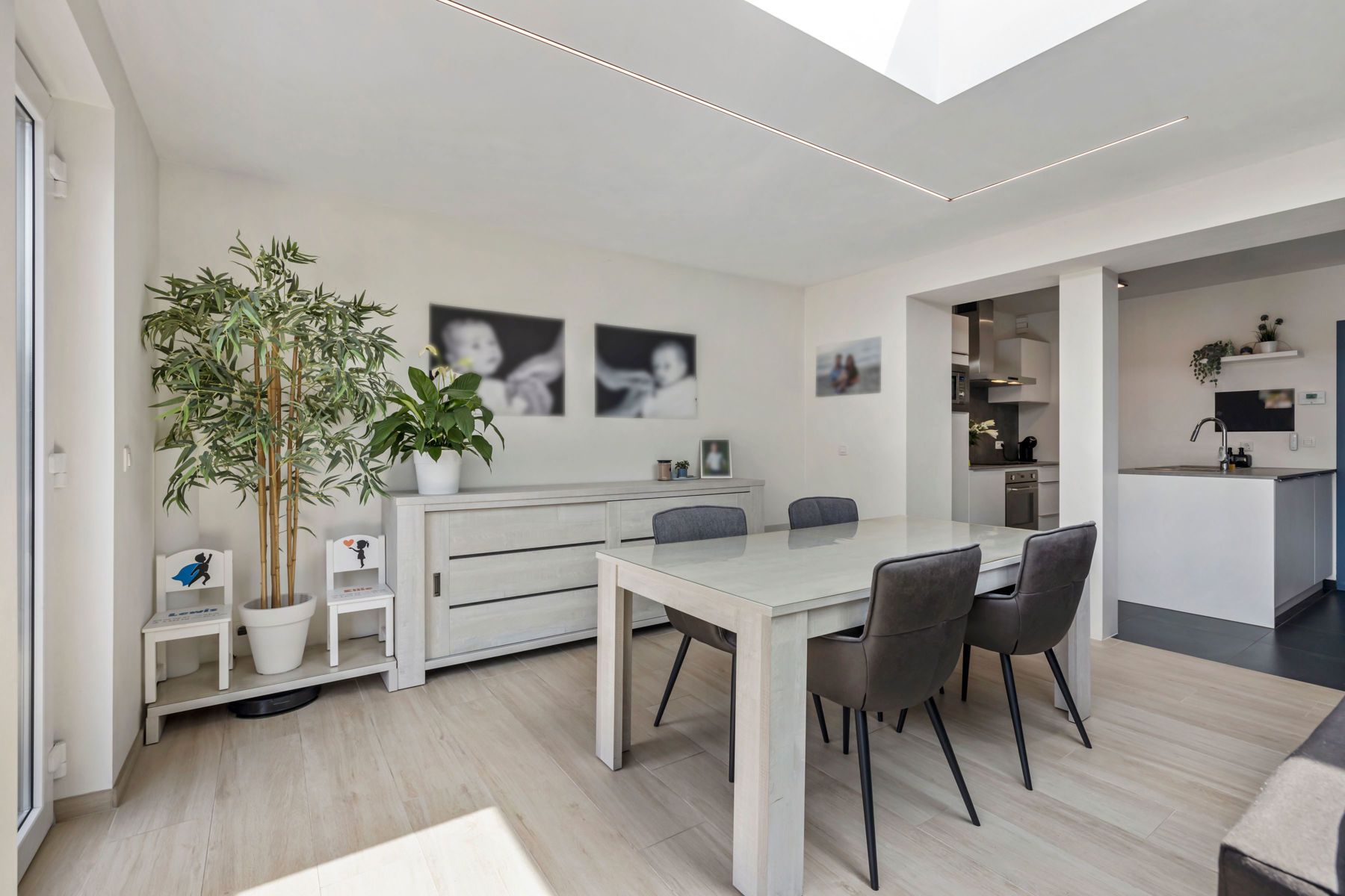 Energiezuinige woning met garage, zonnepanelen en airco foto 8