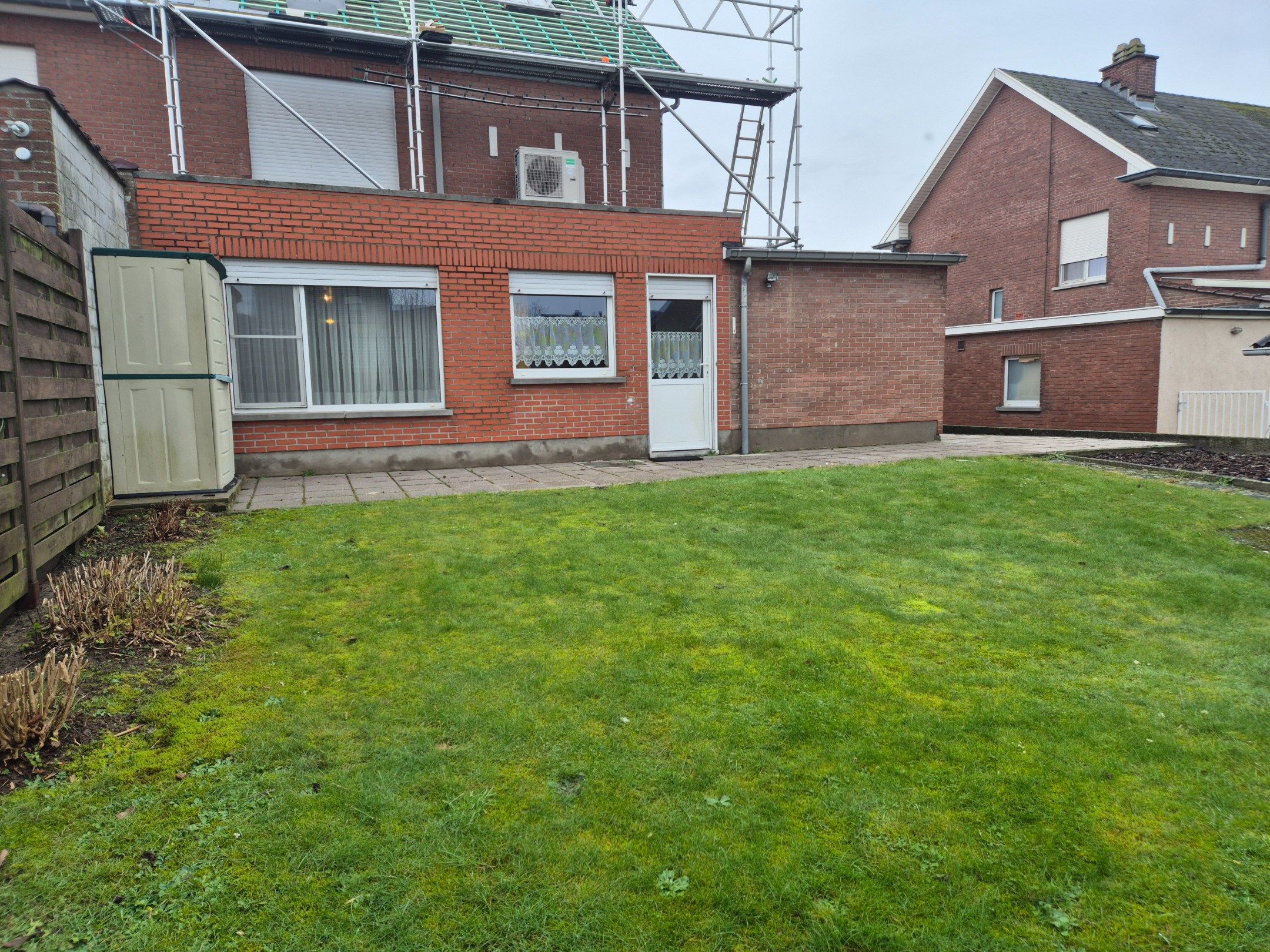 Woning met garage en tuin foto 5