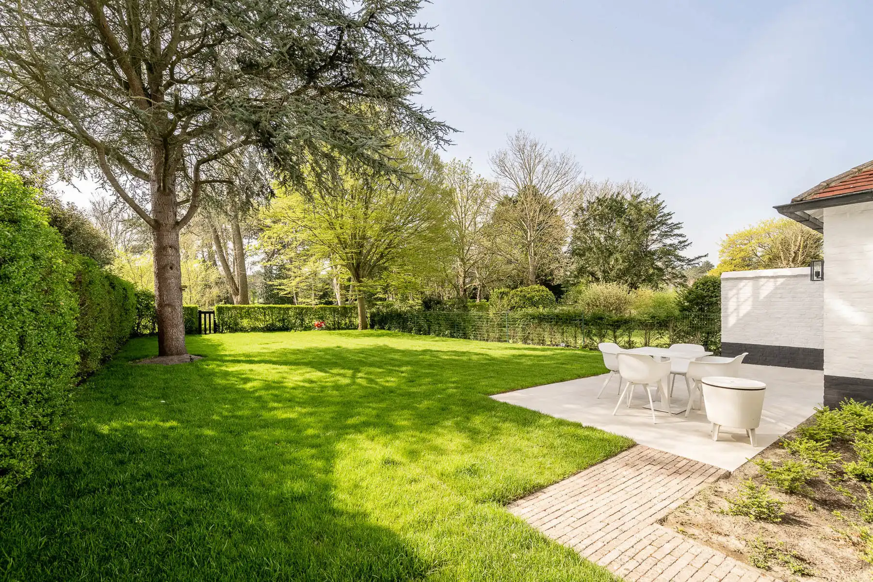Gerenoveerde, ongemeubelde koppelvilla met zuidgerichte tuin palend aan de golf - Zoute foto 3