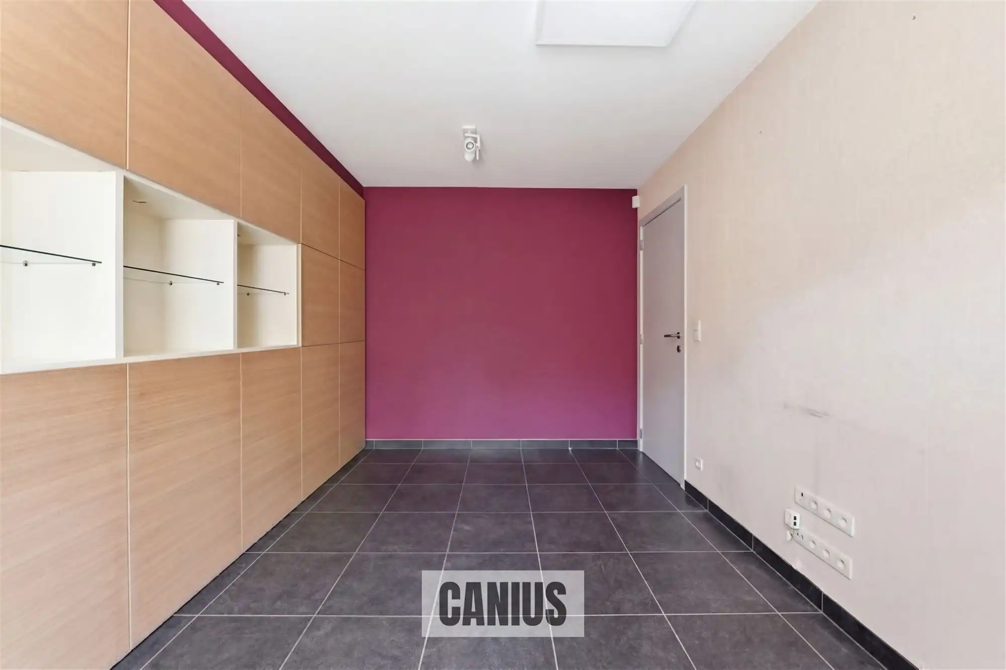 STIJLVOL GELIJKVLOERS APPARTEMENT MET DRIE SLAAPKAMERS foto 18