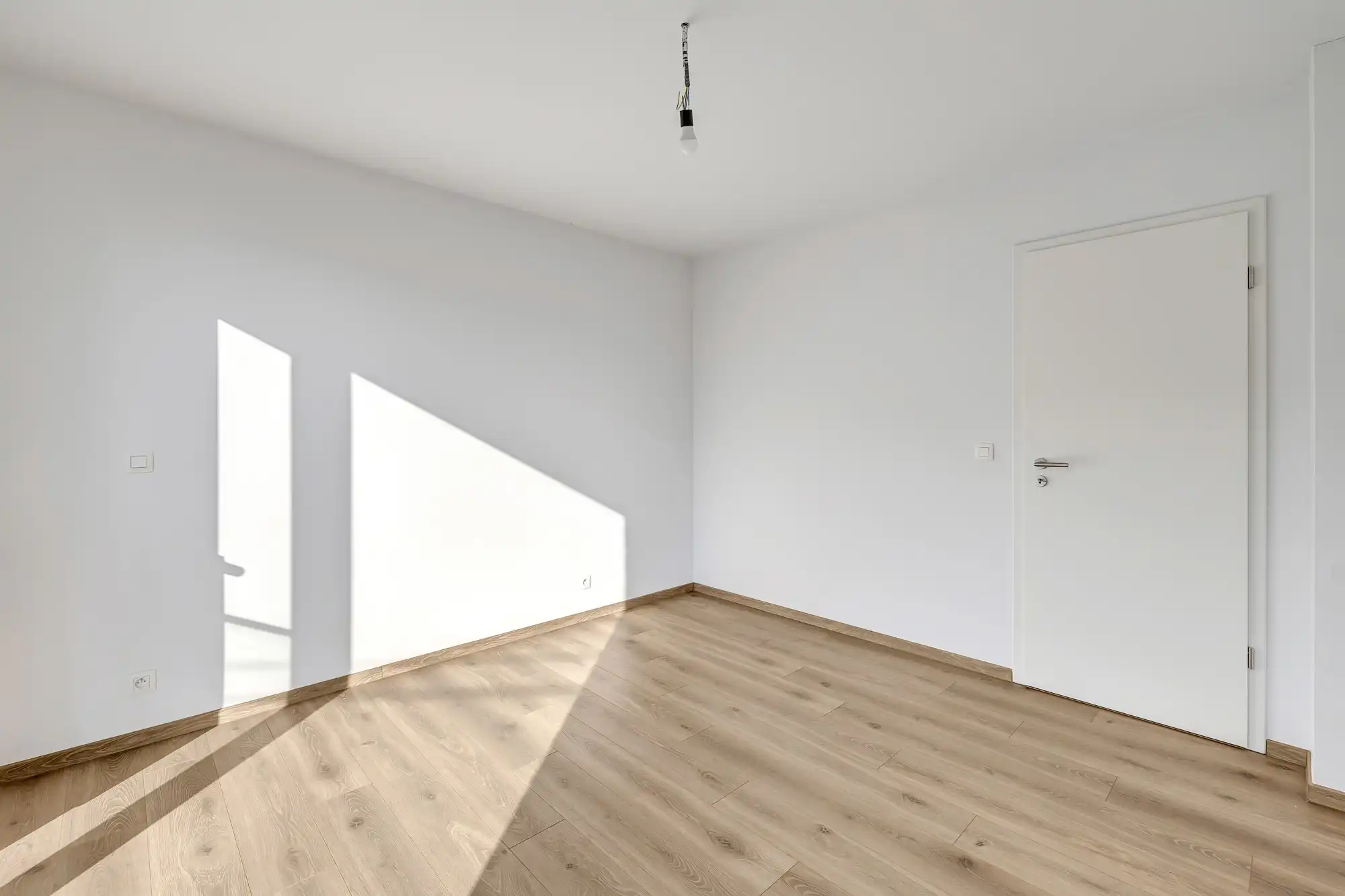 Volledig afgewerkte nieuwbouwwoning met 5 slaapkamers foto 17