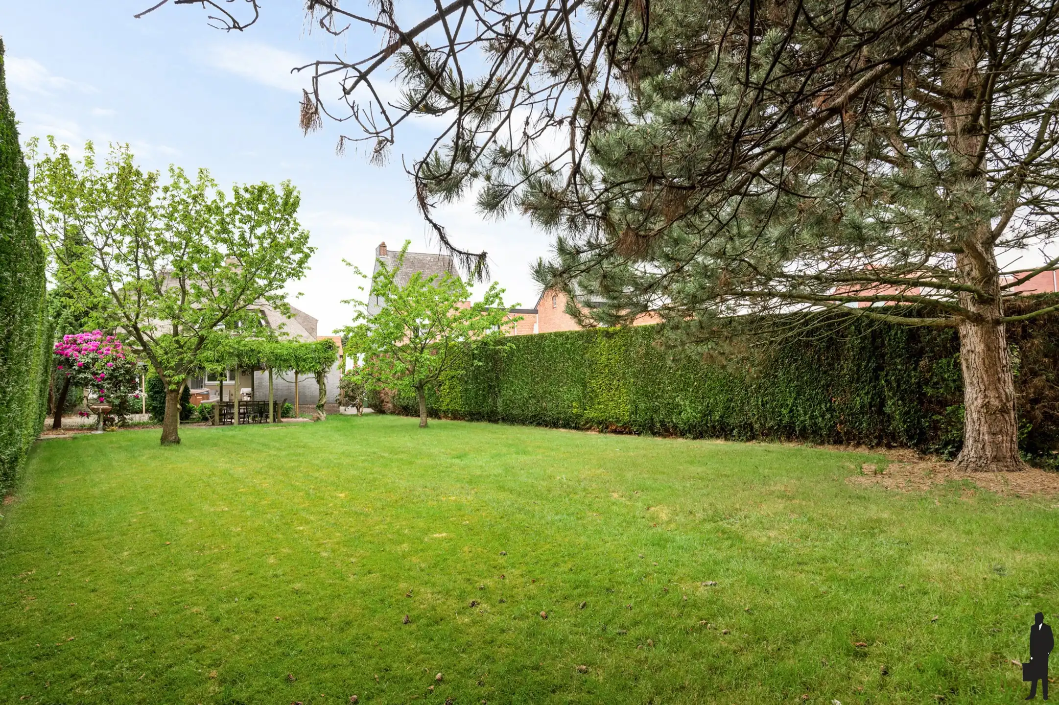 Charmante villa met 4 slpks, 2 badks en tuin met privacy foto 13