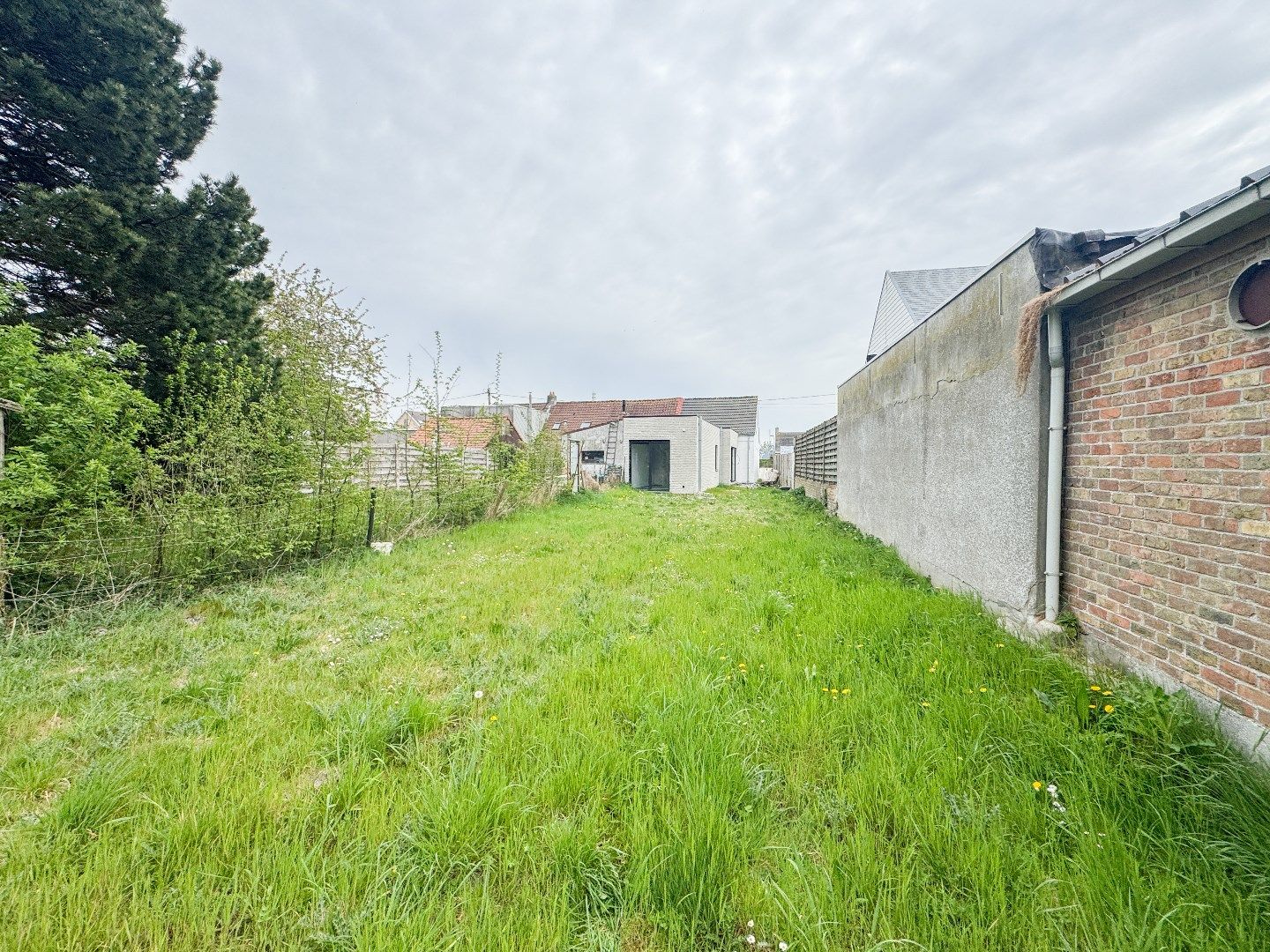 Volledig vernieuwde halfopen bebouwing langs kanaal Plassendale-Nieuwpoort in Leffinge! foto 17