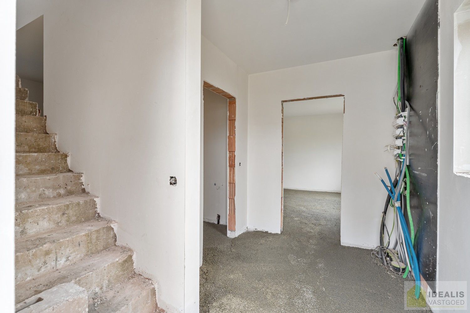 PRACHTIGE NIEUWBOUWWONING (GRONDAANDEEL €85.000,00 + 12% REGISTRATIERECHTEN EN CONSTRUCTIE €293.000,00 + 21% BTW) MET EEN HEERLIJK LICHTRIJKE WOONKAMER MET OPEN KEUKEN MET AANSLUITEND BERGPLAATS, 3 SLAAPKAMERS, EEN RUIME BADKAMER VOORZIEN VAN ALLE COMFORT! EEN HEERLIJK RUIM HUIS MET EEN LEUKE TUIN, OP EEN GEGEERDE LOCATIE NABIJ HET CENTRUM VAN REPPEL! foto 4