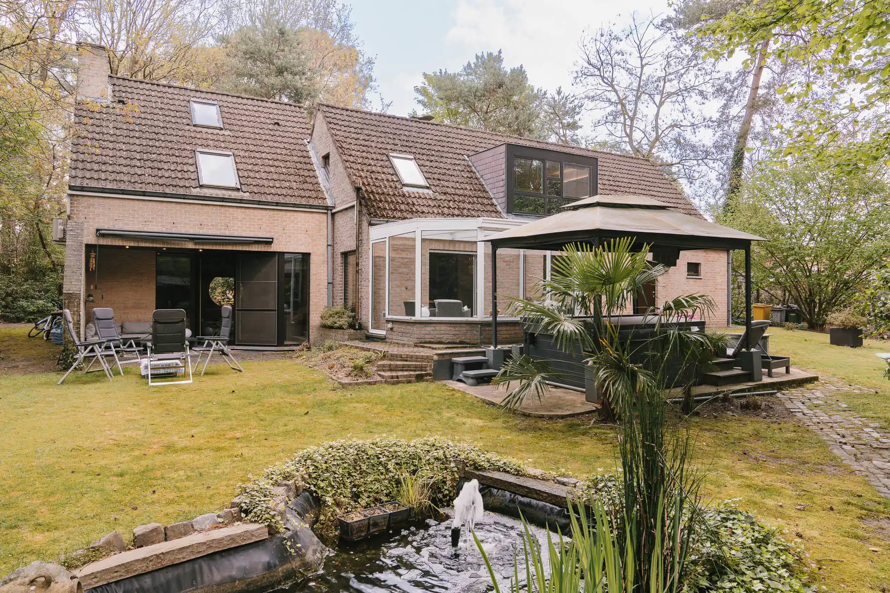 Karaktervolle woning op een uniek perceel in het groen foto 26
