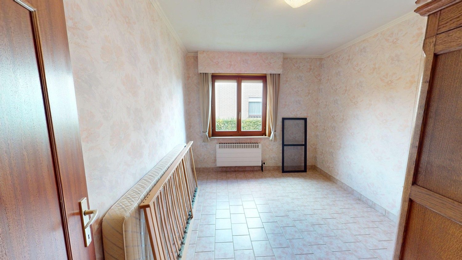 🏡 TE KOOP – Op te frissen woning met prachtig uitzicht nabij centrum Zingem! 🌳 foto 9