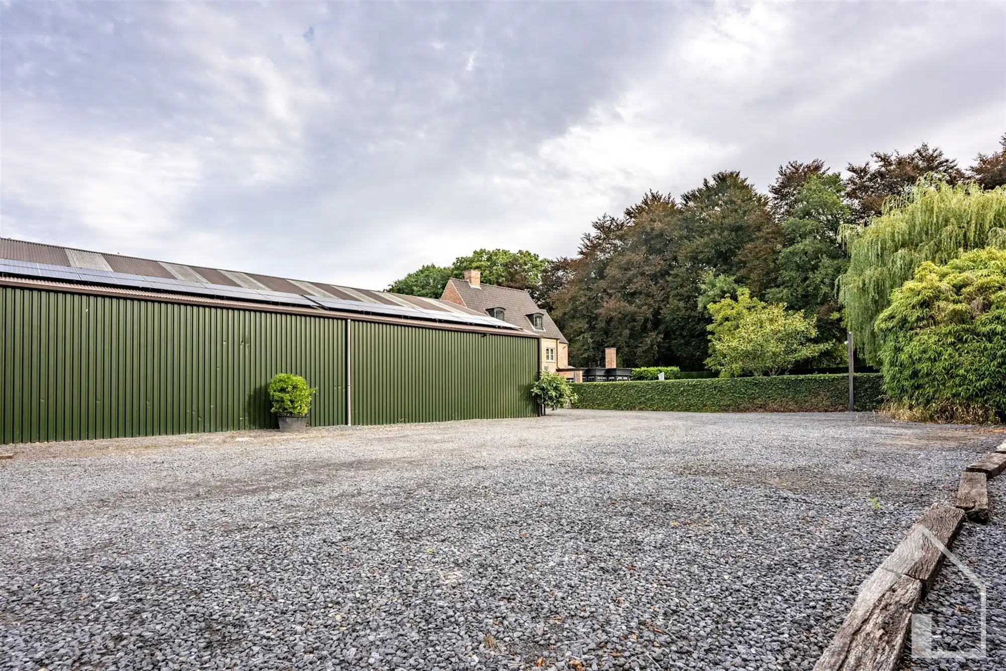 Exclusieve villa met loods, prachtige tuin en topafwerking op ruim 7.400 m²  foto 47