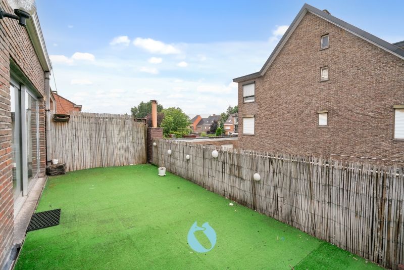 Ruim appartement met 2 slpks, groot terras en garage foto 6