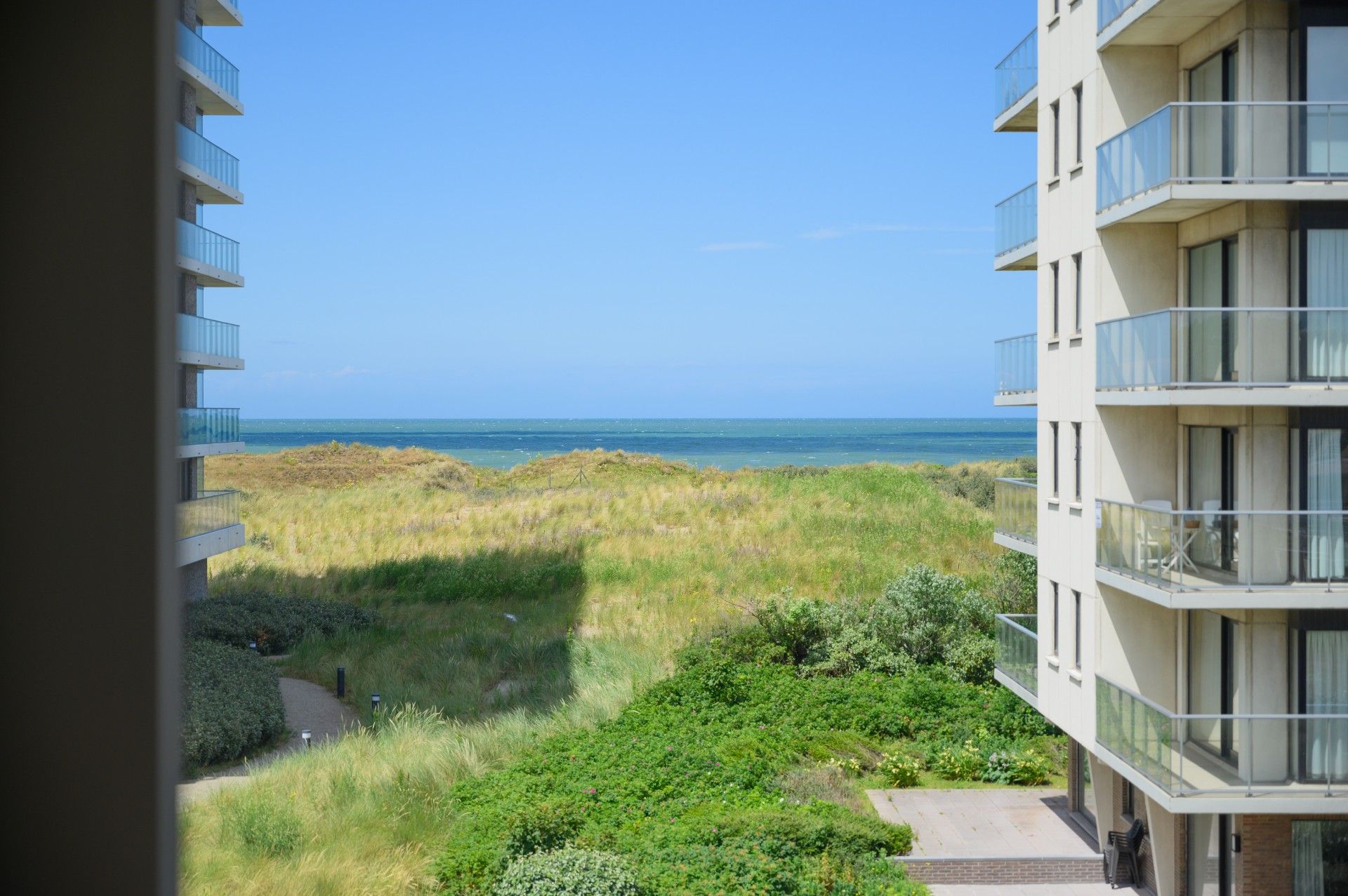 Prachtig gelegen penthouse met 4 slaapkamers en zonneterrassen. foto 23