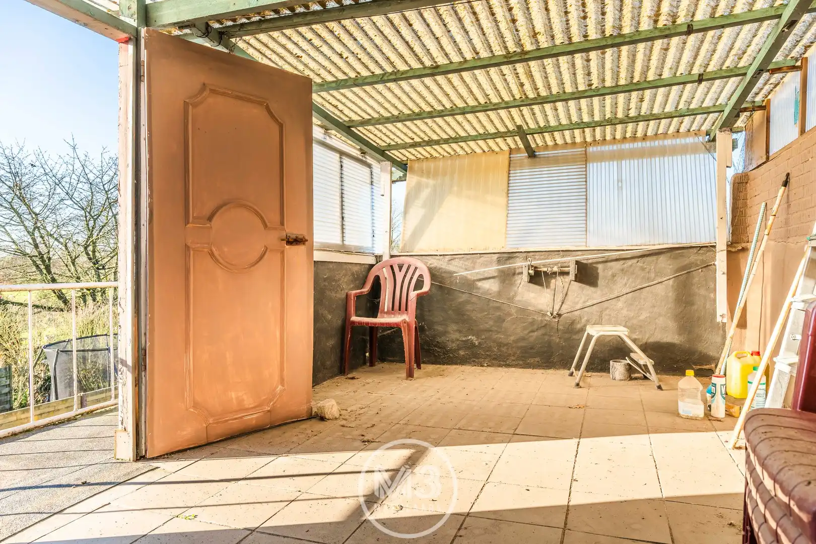 Ruime bel-étage woning met grote tuin foto 12