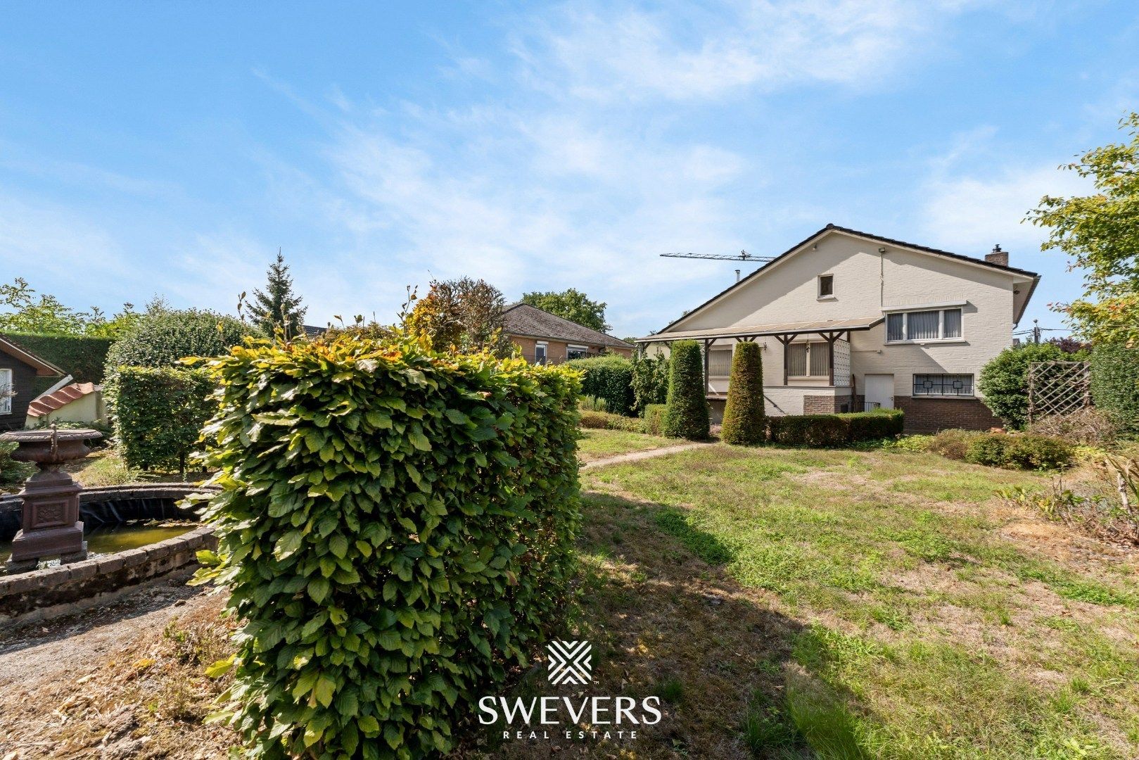 Ruime gezinswoning met 5 SLPK en veel potentieel in groene omgeving foto 29