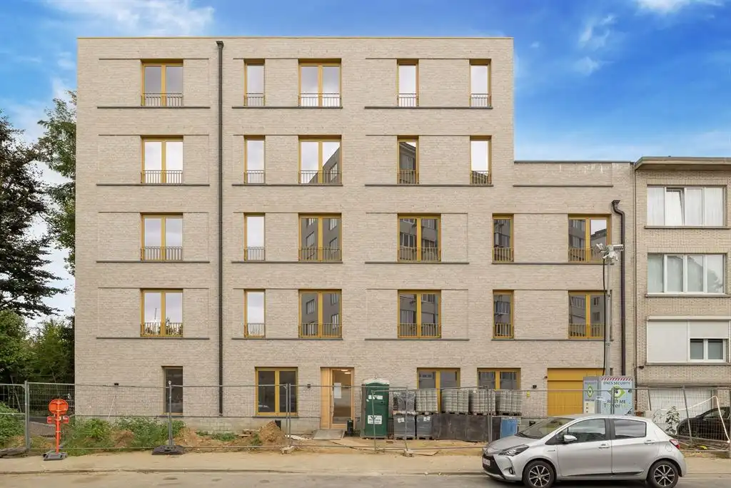 lichtrijk nieuwbouwappartement met terras foto 18