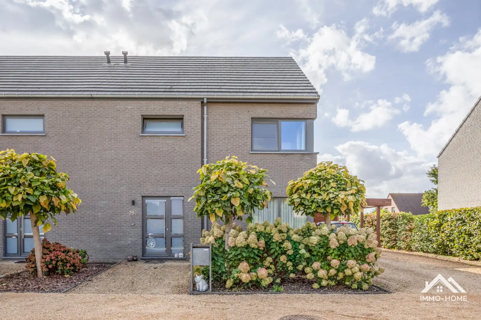 Perfect instapklare woning op een topligging in Lochristi! foto 2