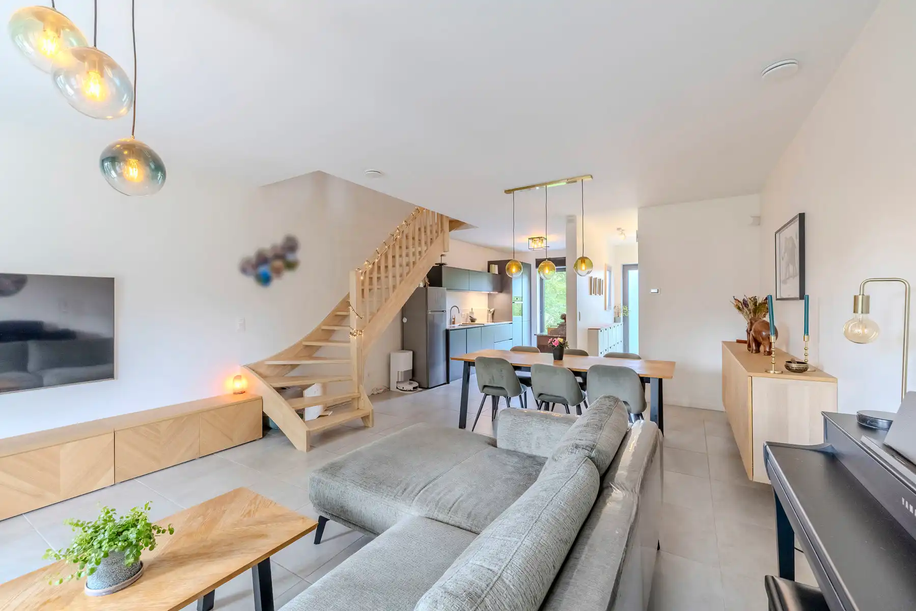 Recente woning met 3 SLP, 2 BK, tuin en 3 autostaanplaatsen foto 7