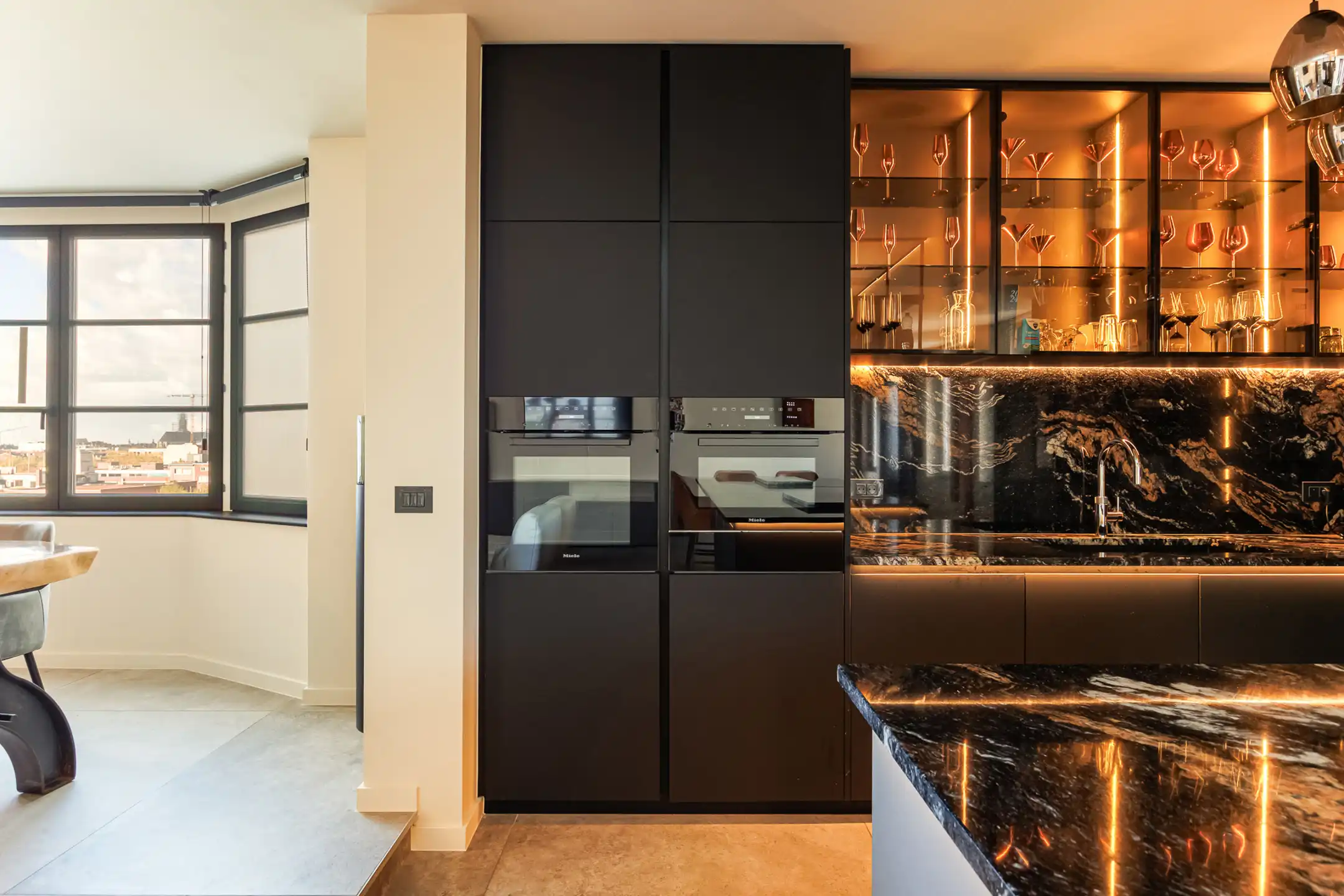 ANTWERPEN - Royaal appartement met verzichten foto 4