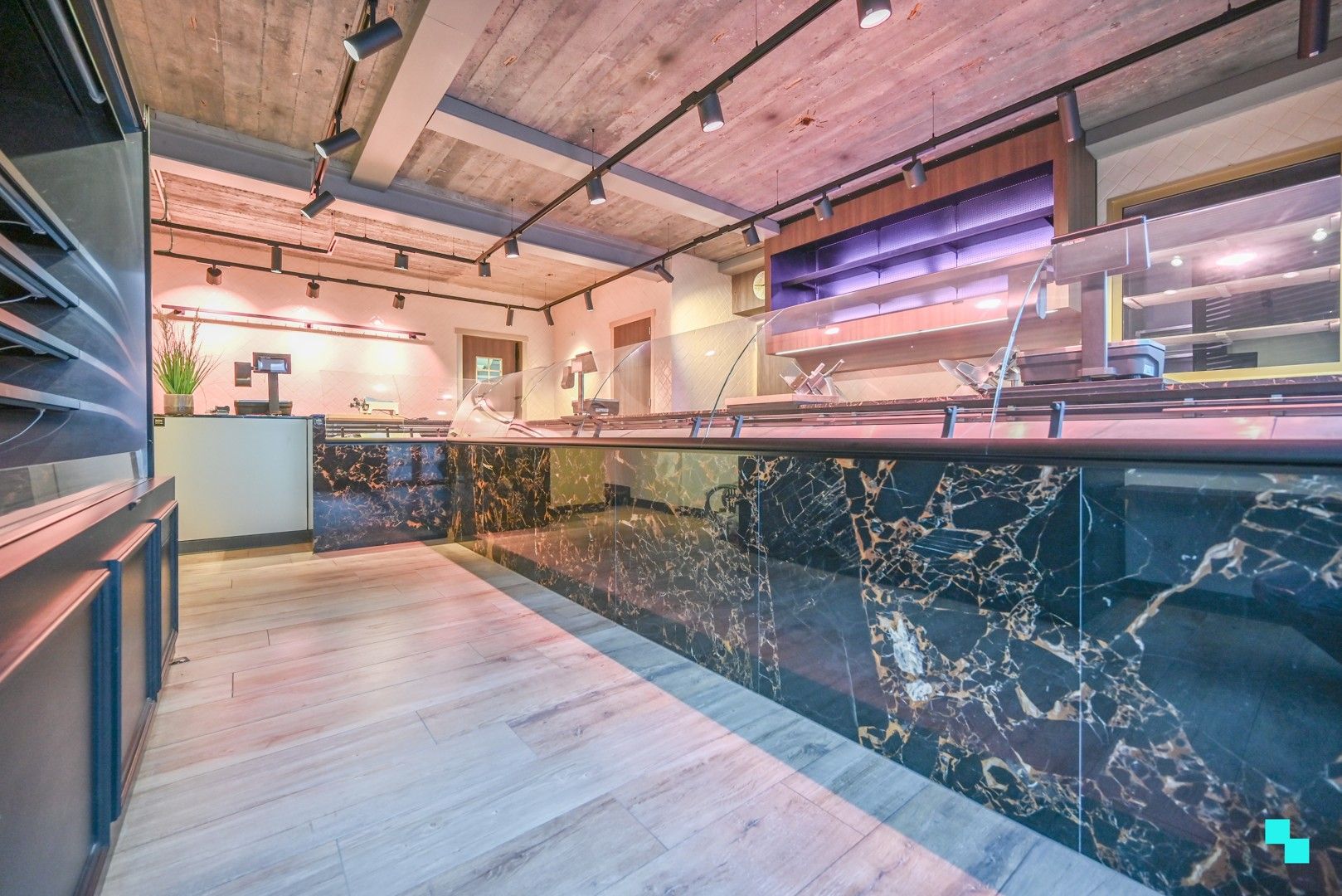 Woning met handelsruimte foto 13