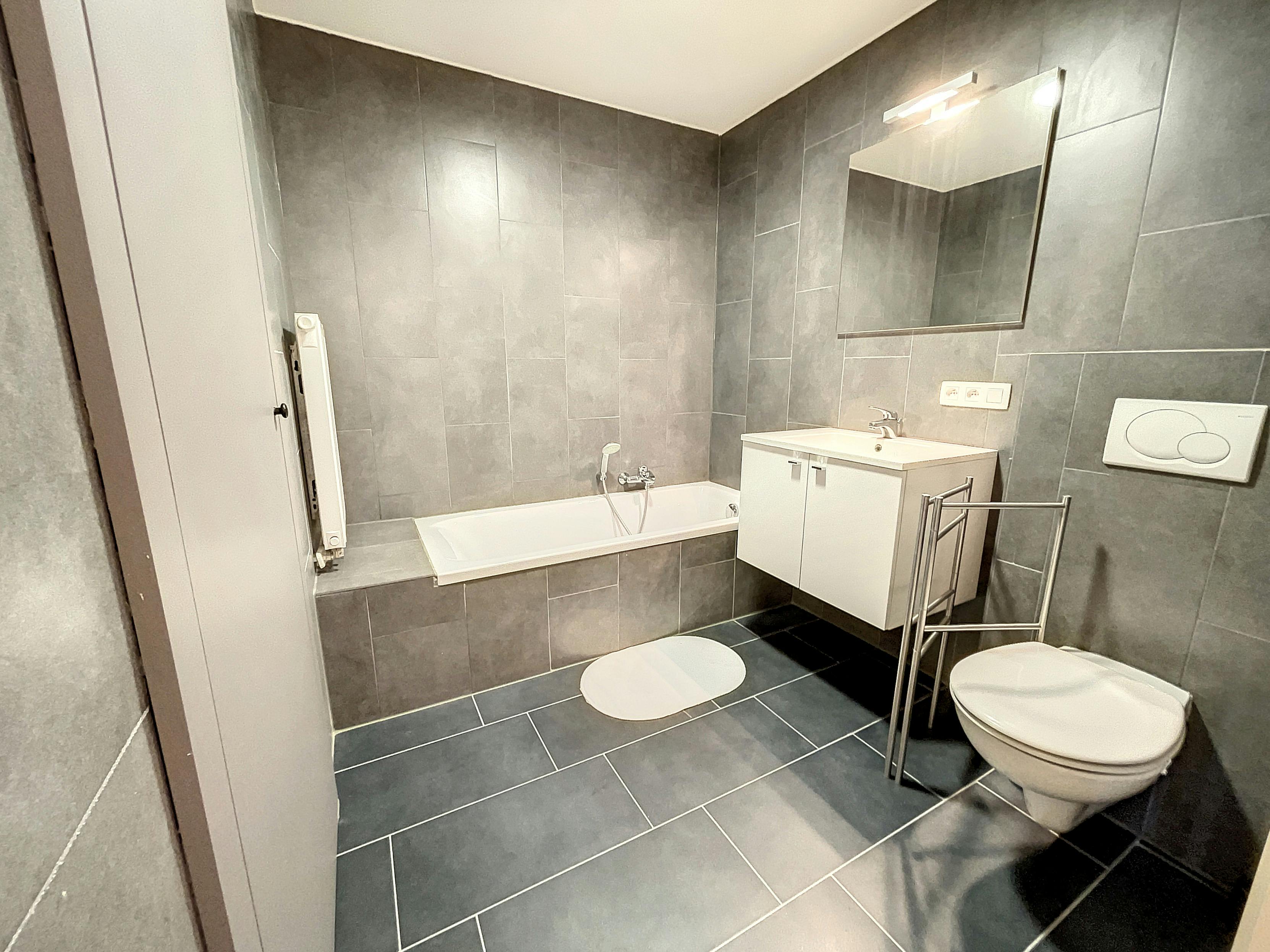 Appartement te Brussel nabij Rouppe en Zavel foto 11