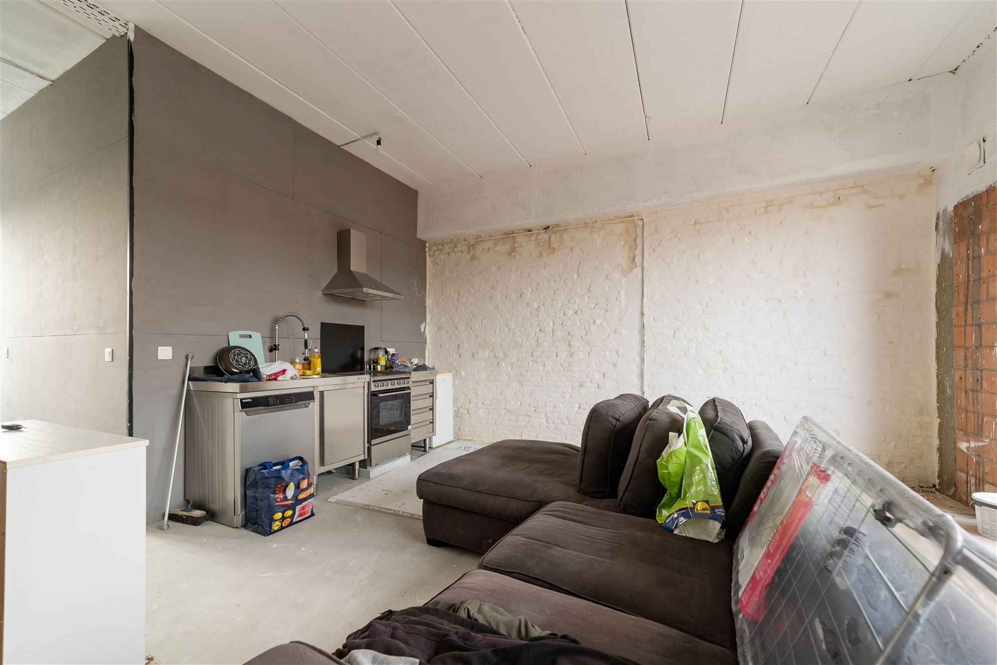 Appartement met 1 slk en terras (8,5m²) te Merksem foto {{pictureIndex}}